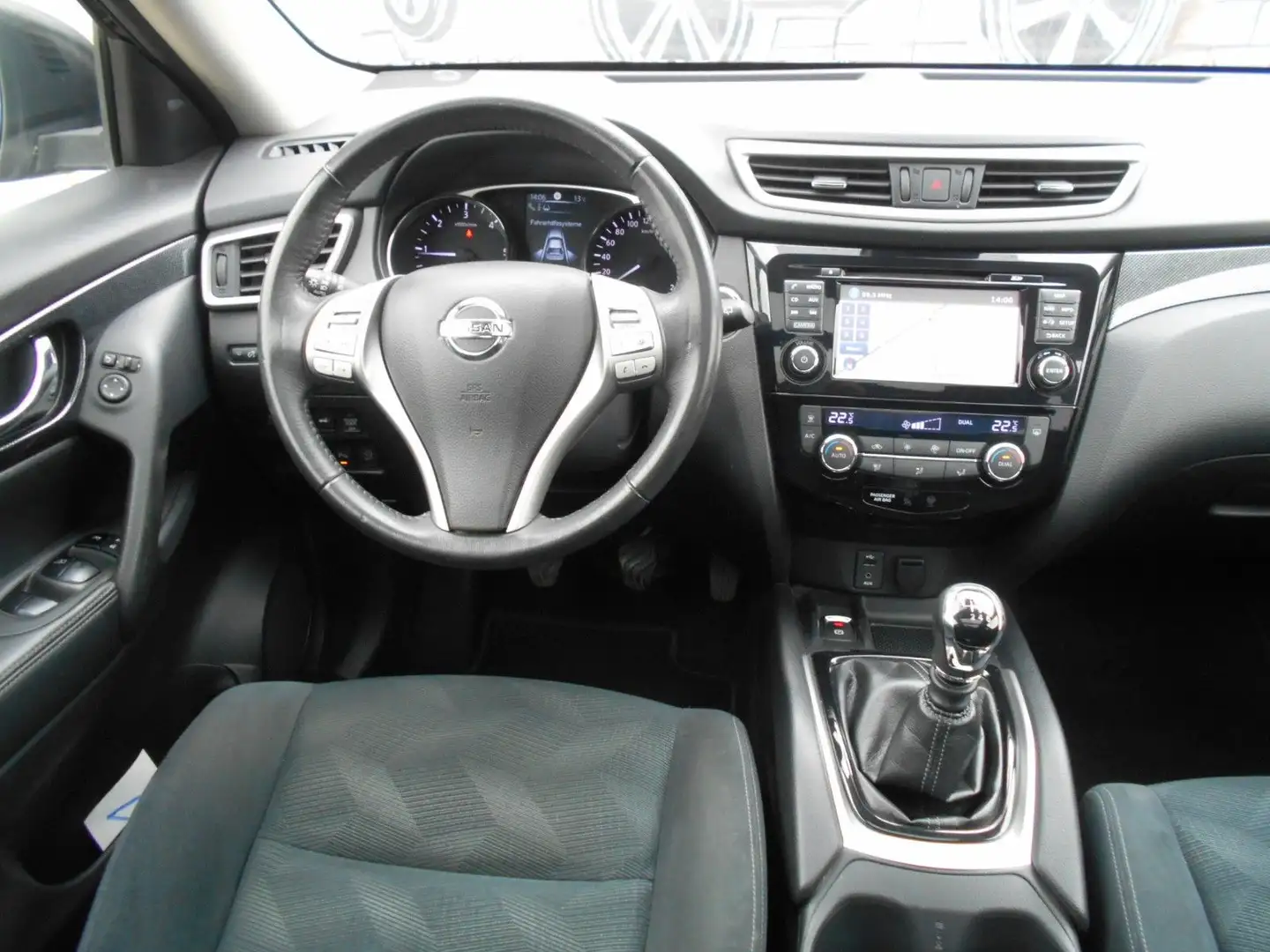 Nissan X-Trail 1.6 dCi 360° 4x4 NAVI/KLIMA/PANORAMA - 2