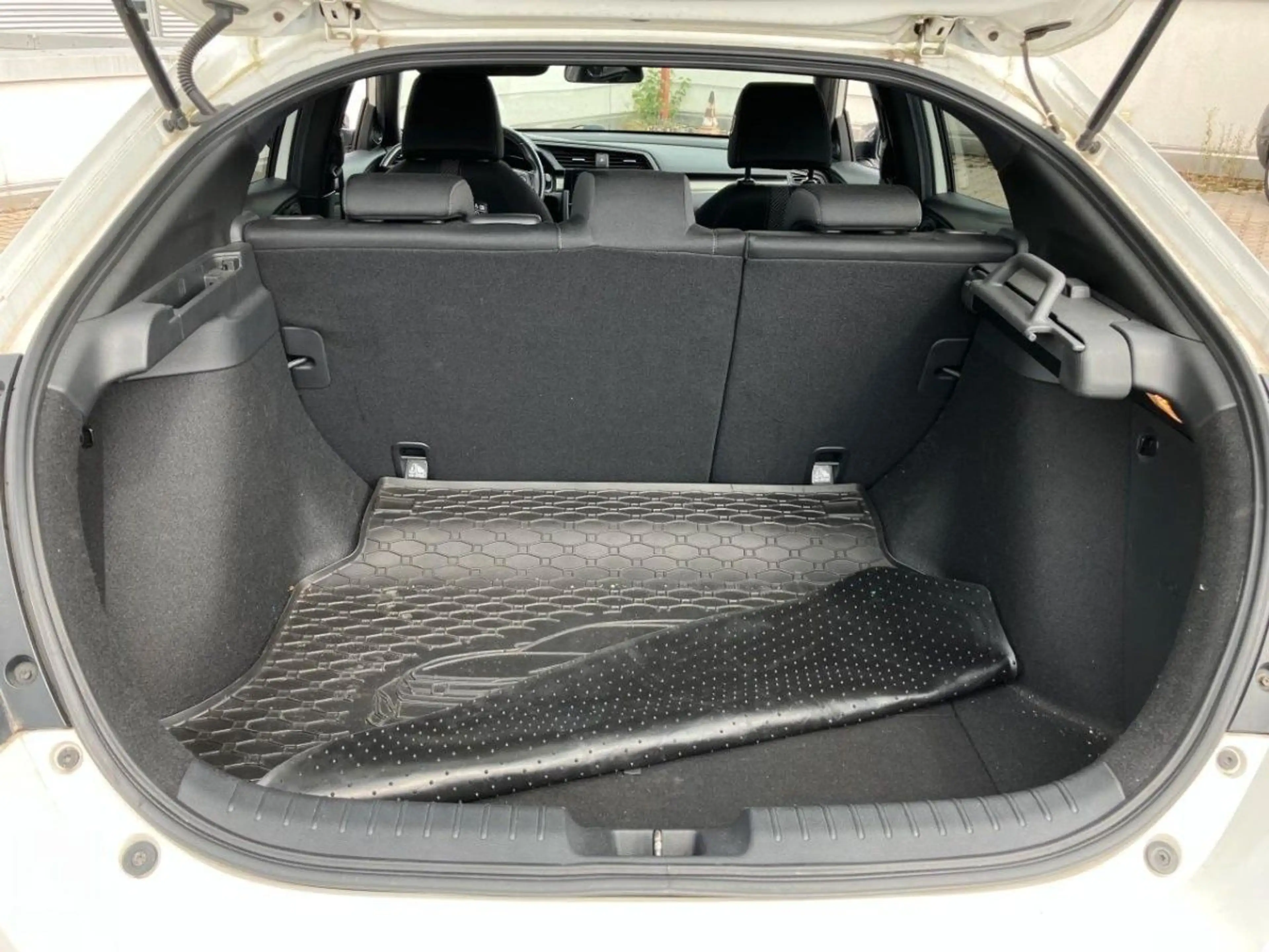 Honda Civic Lim. 5-trg. 1.0 Elegance — photo 4