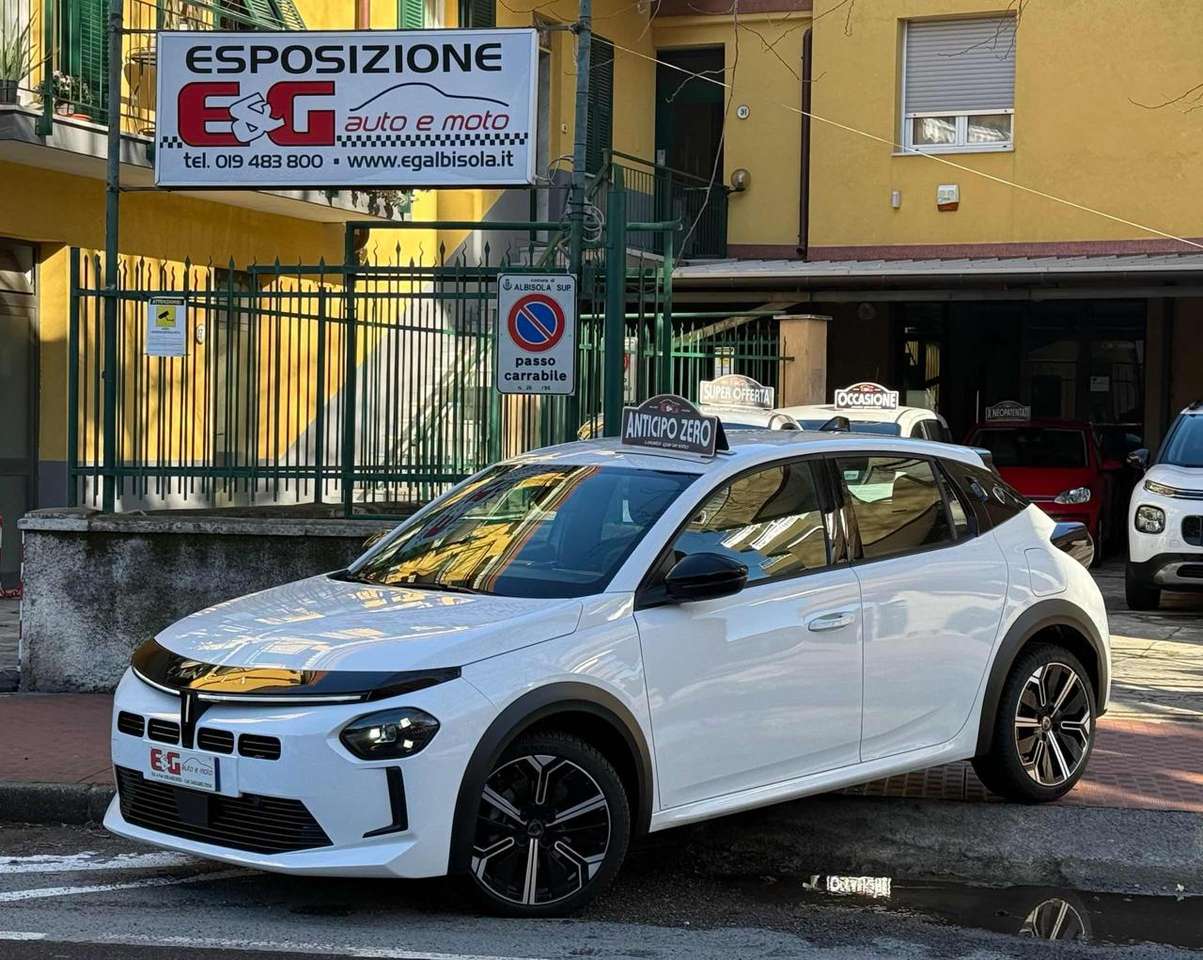 Lancia Ypsilon Hybrid e-DCT