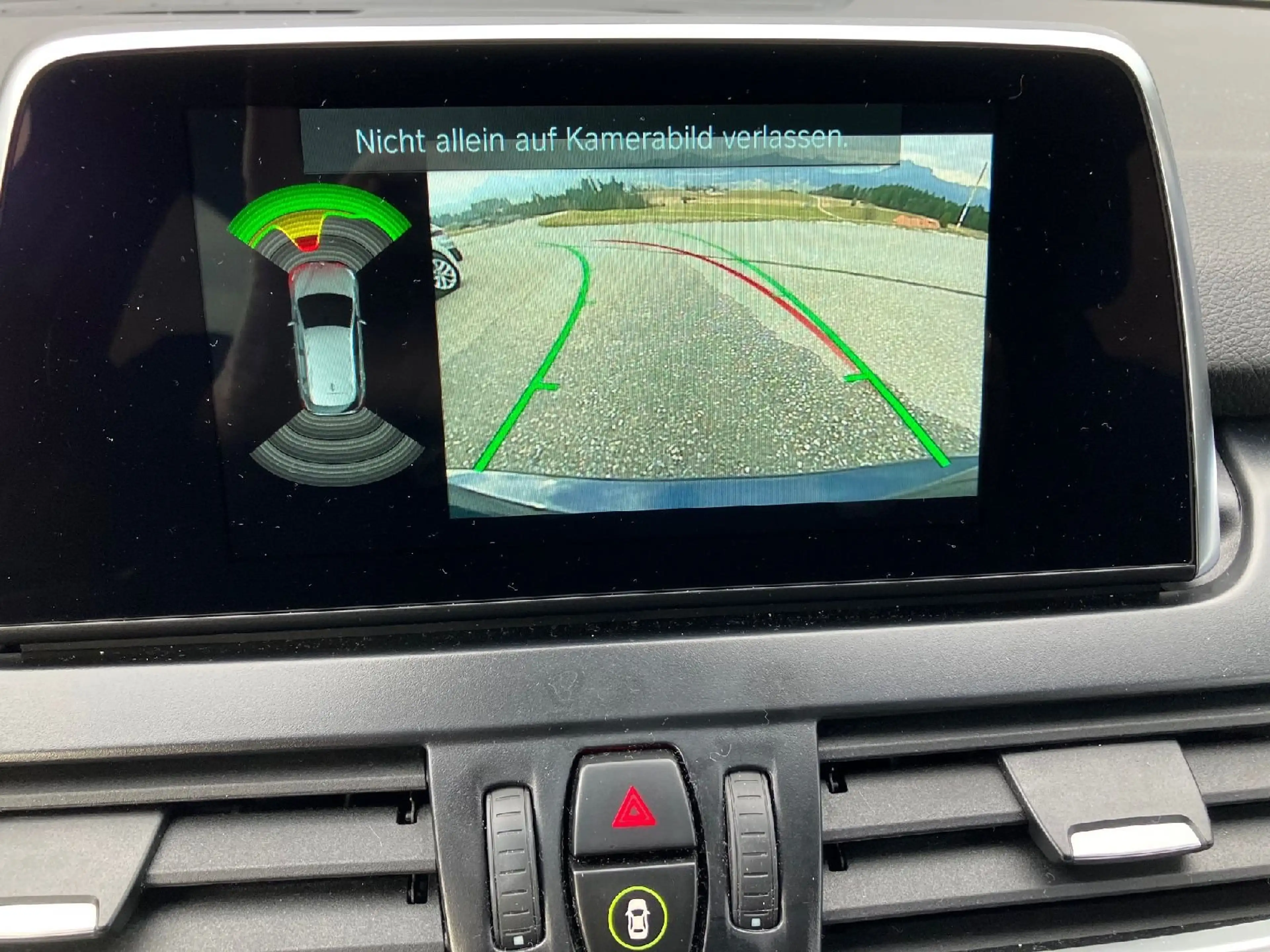 BMW 225 225 xe Sport Line, Aut., Allrad, Navi, Kamera — photo 11