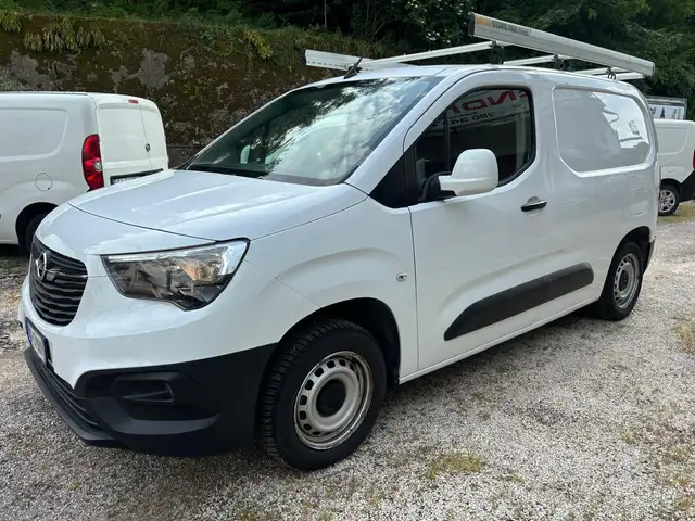 Opel Combo 1.5 CV 100  3 POSTI Anno 2021 ATTREZZATO