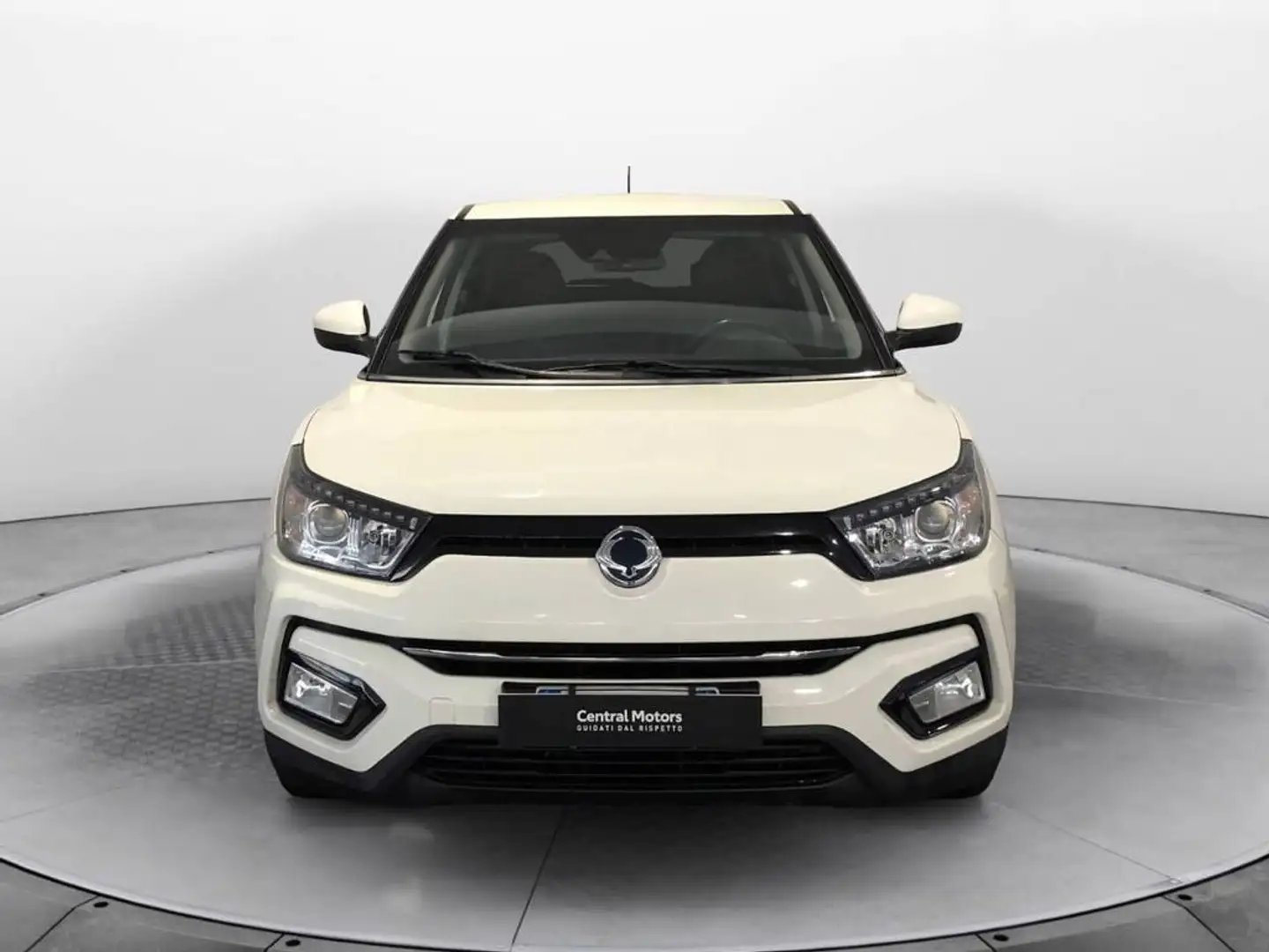 SsangYong Tivoli 1.6 Road 2wd Blanco - 2