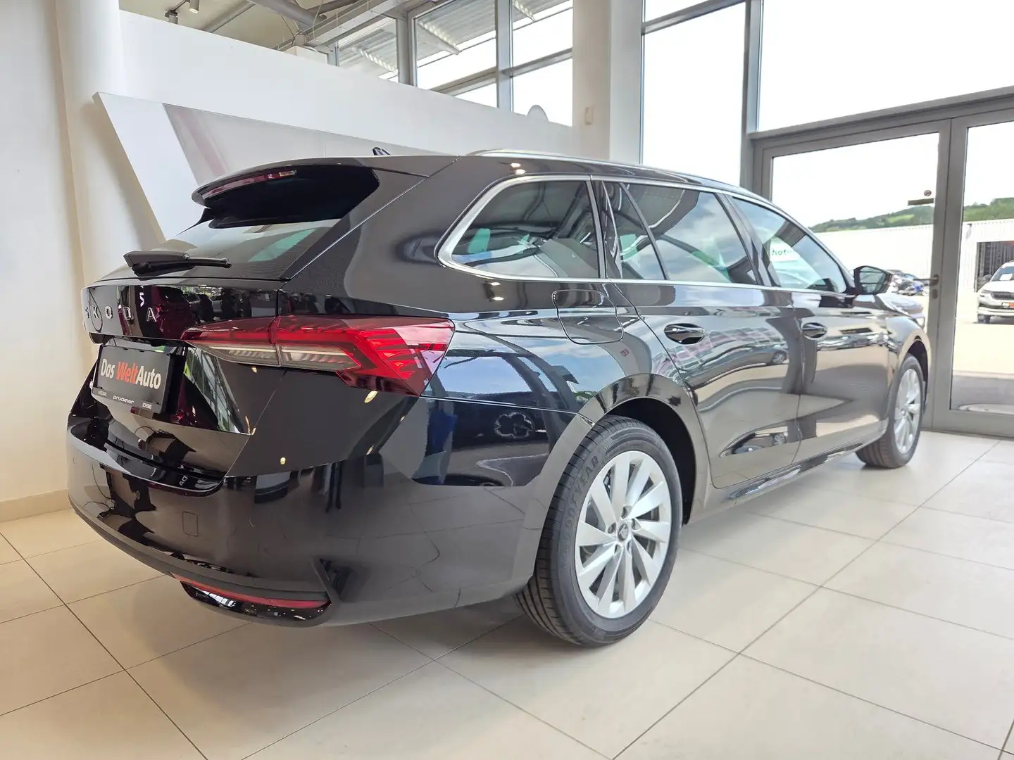 Skoda Octavia Selection TSI Schwarz - 2