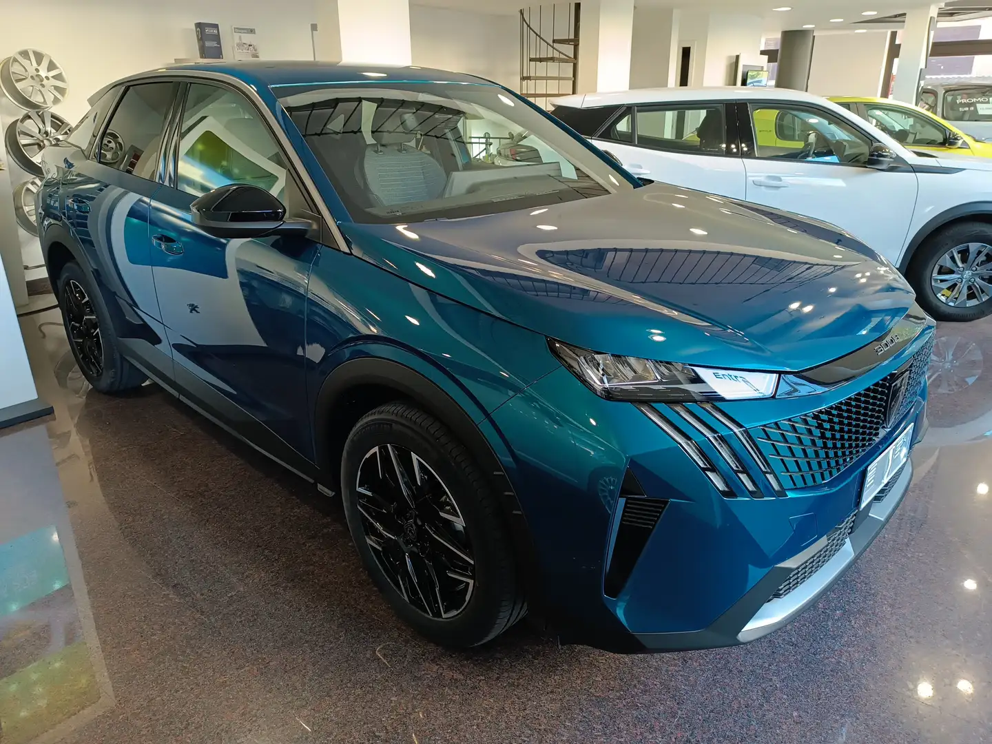 Peugeot 3008 3008 1.2 hybrid Allure 145cv e-dcs6 KM0 Blu/Azzurro - 1