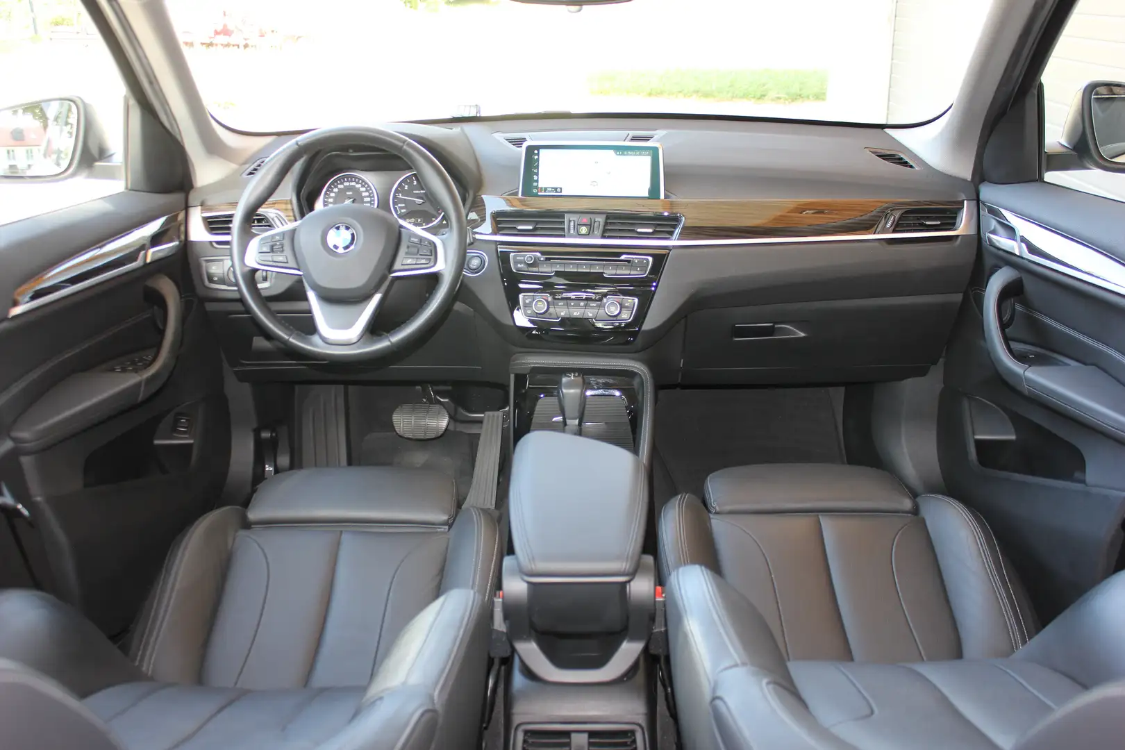 BMW X1 xDrive20i Aut. xLine Pano Leder Memory LED 50km 1H Argent - 2