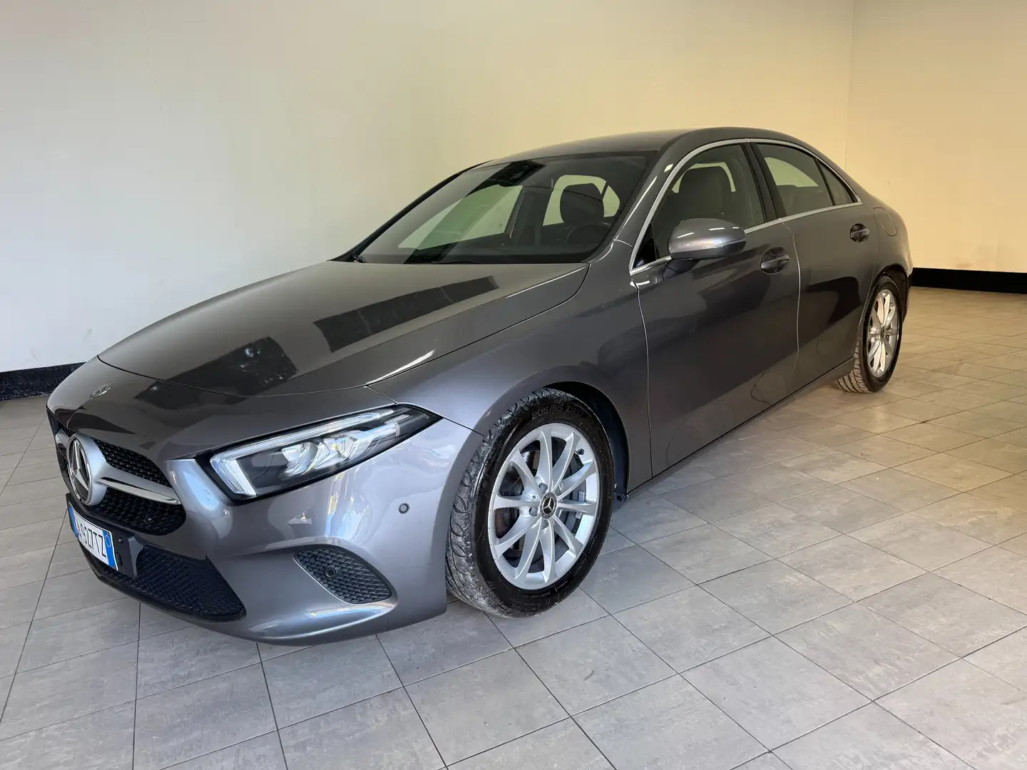 Mercedes-Benz A 180 A 180 d Executive auto Gris - 2
