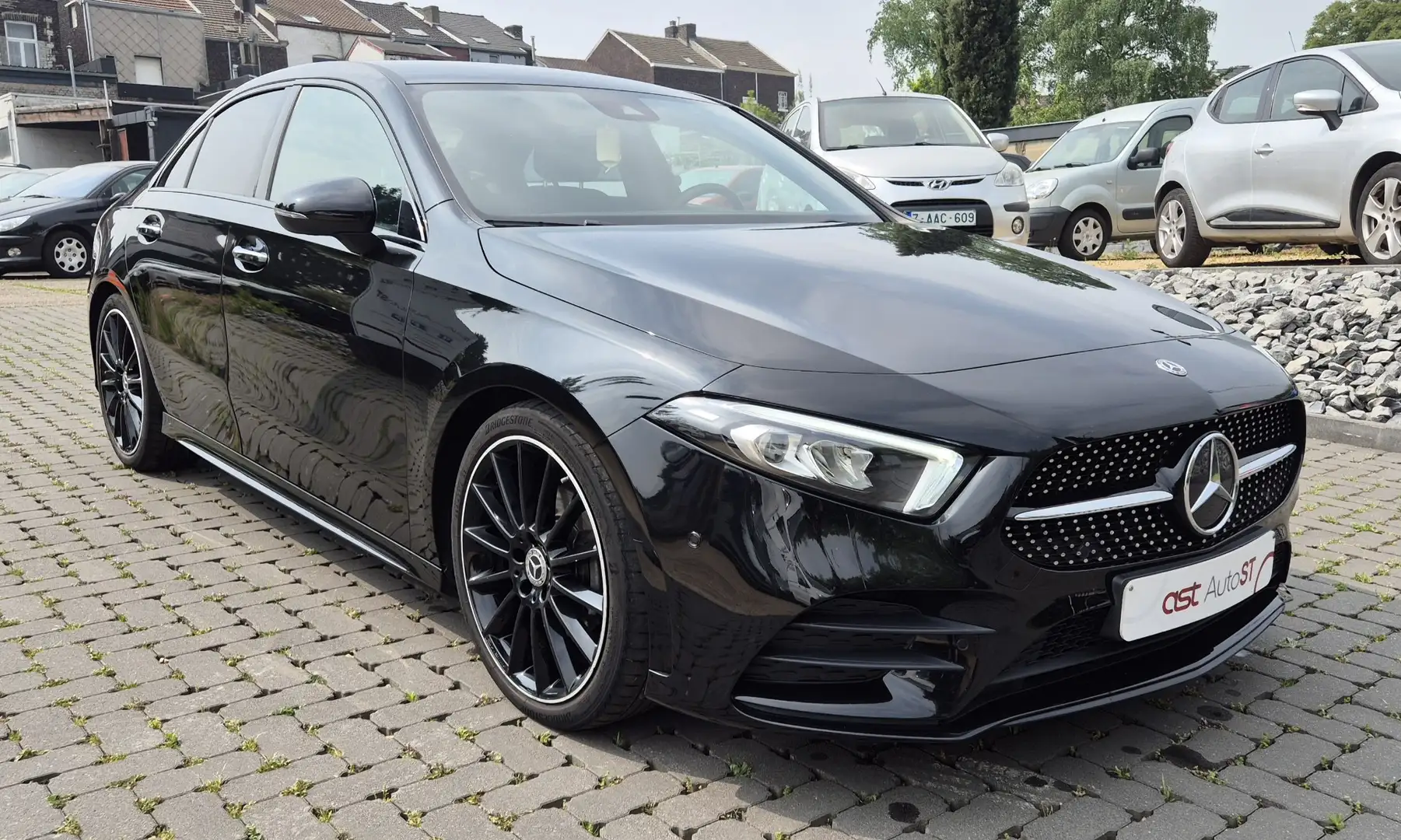Mercedes-Benz A 180 PACK AMG / LED AMBIANCE / JANTES 19 / - 2