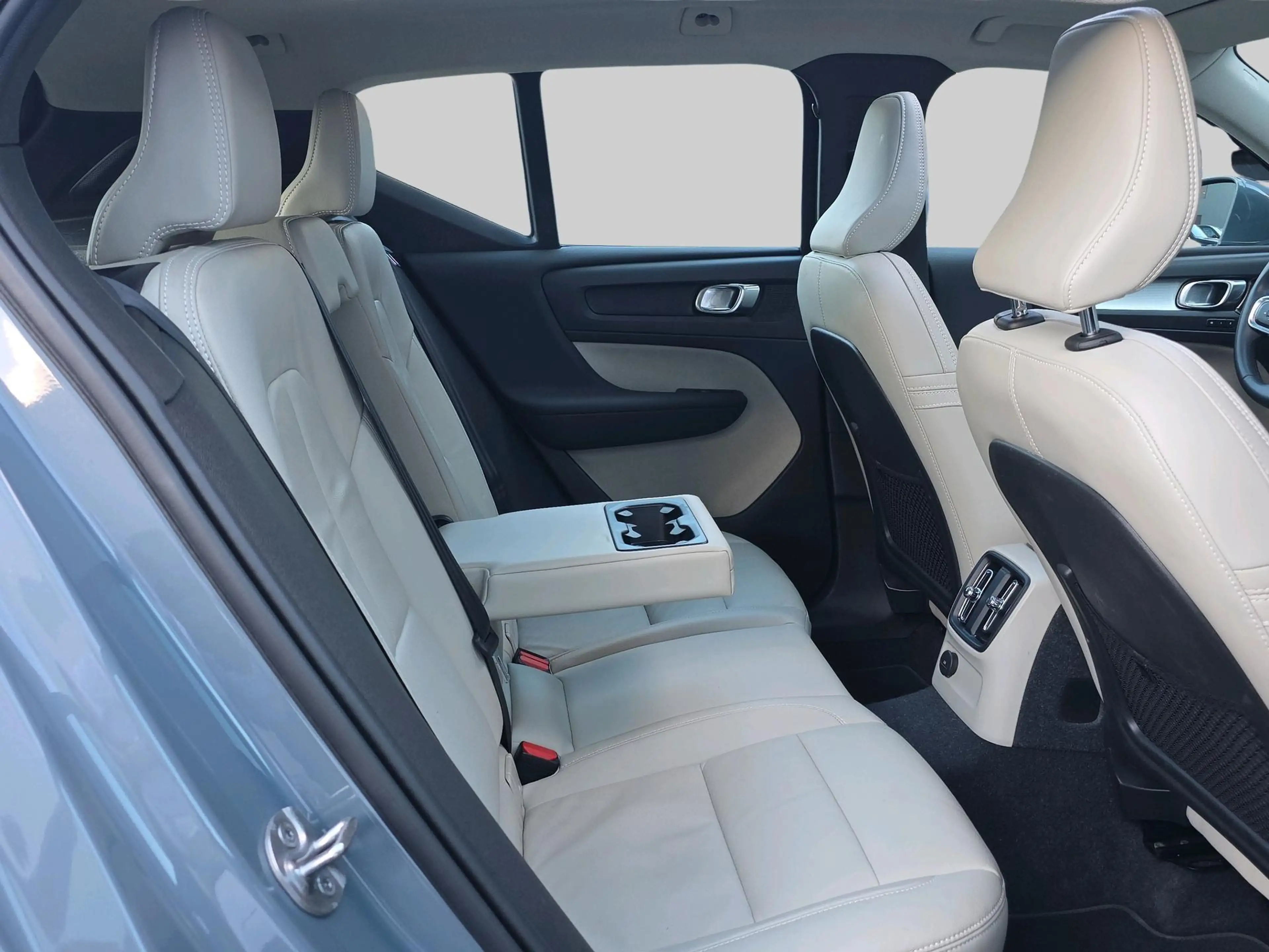 Volvo XC40 1.5 T4 Recharge Inscription | Automaat | Beige Led — photo 14