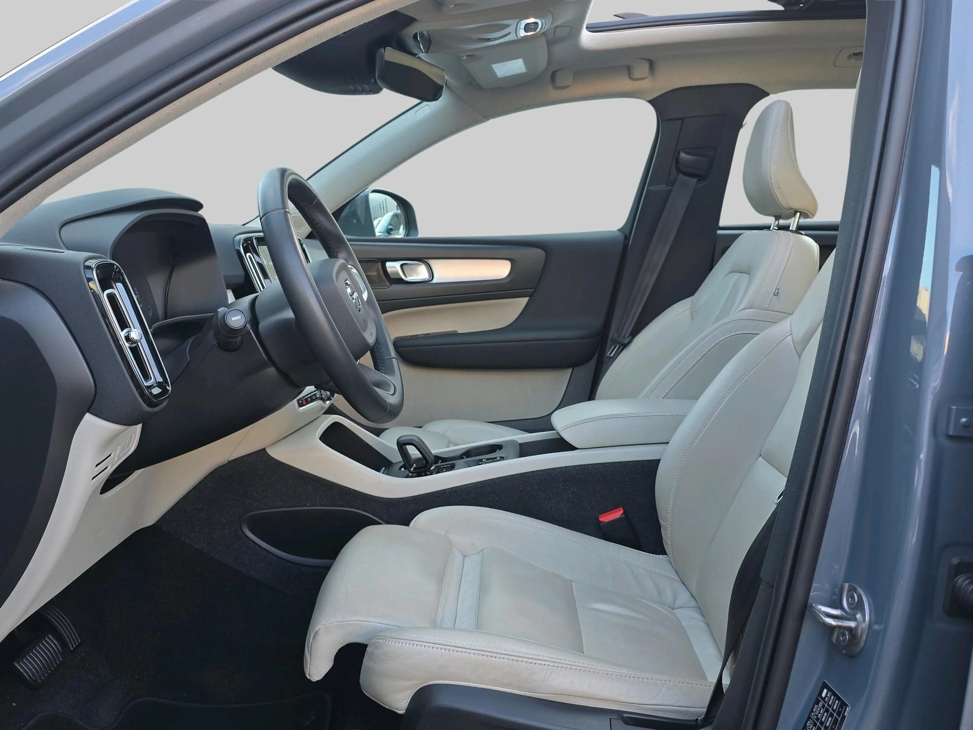 Volvo XC40 1.5 T4 Recharge Inscription | Automaat | Beige Led — photo 12