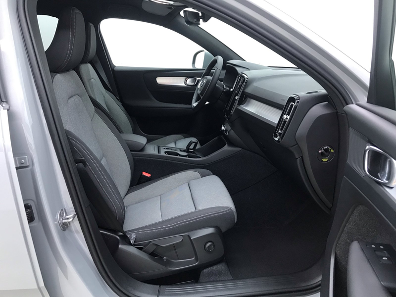 Volvo XC40 B3 Benzin Geartronic Core — photo 6