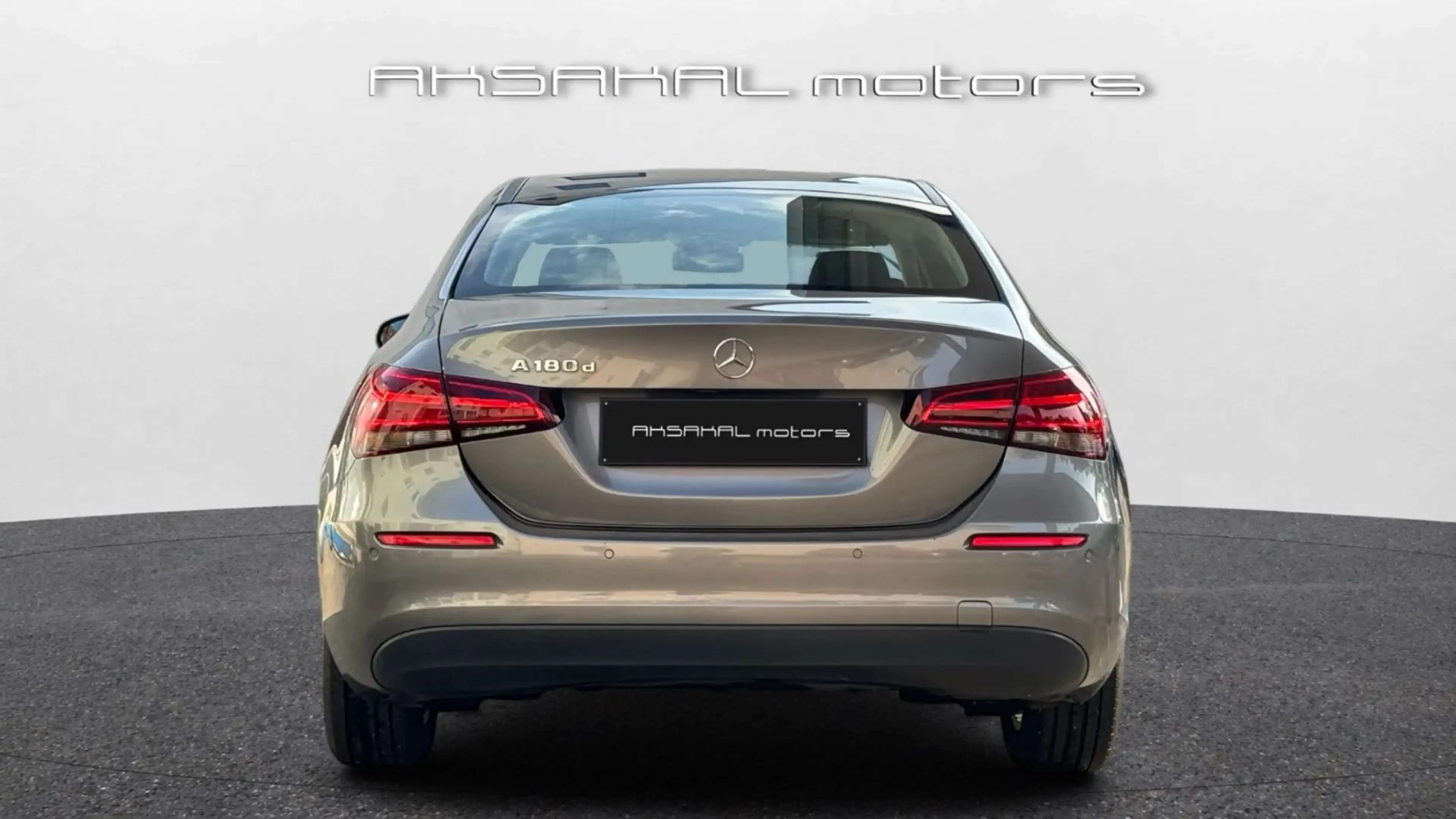 Mercedes-Benz A 180 d*Sedan*7G-DCT*WIDESCREEN*LED*NAVI* — photo 6