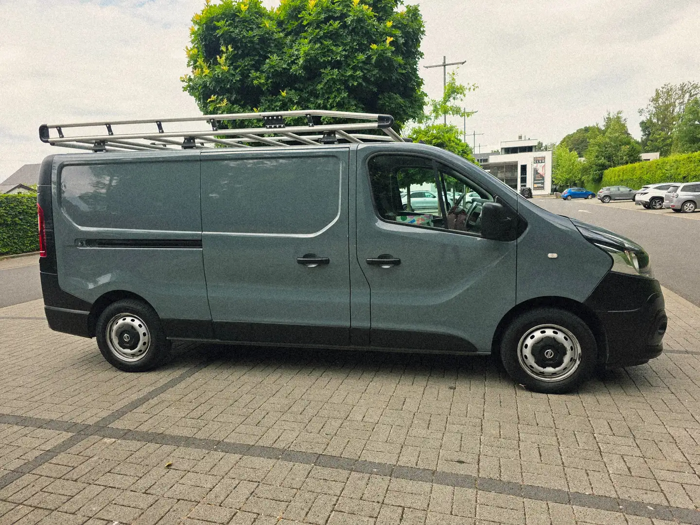 Renault Trafic 2.0 dCi L2 H1*ETAT PROCHE DU NEUF-BIEN LIRE SVP- Gris - 1