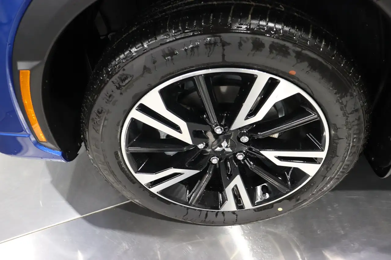 Mitsubishi Eclipse Cross снимка Mitsubishi Eclipse Cross