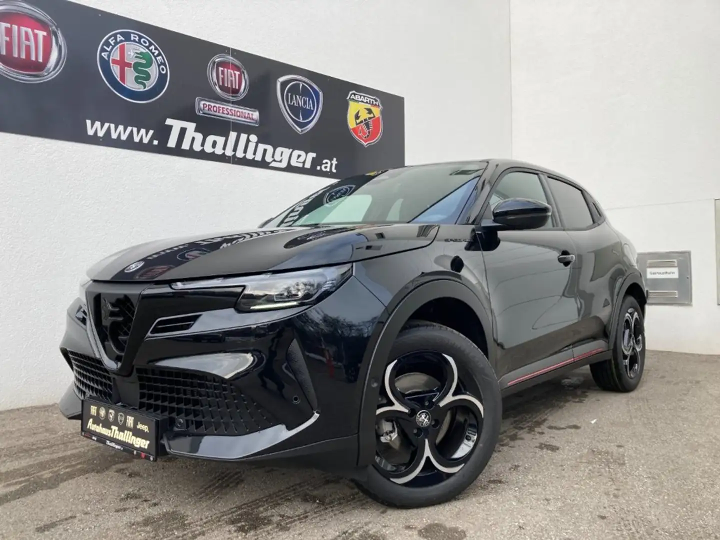 Alfa Romeo Junior SPECIALE IBRIDA 1.2 Schwarz - 2