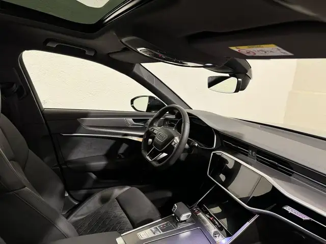 Audi RS6 view 7