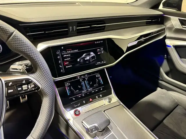 Audi RS6 view 8