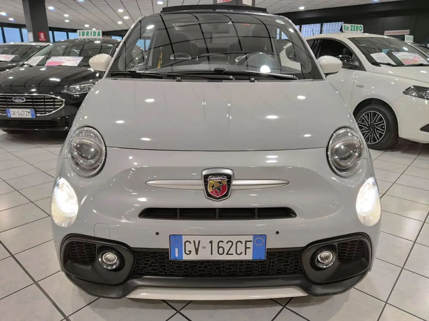 Abarth 595C 595C 1.4 Turbo T-Jet 145cv + Car Play Gris - 2