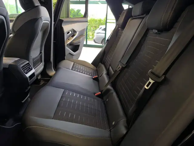 Peugeot 3008 view 13
