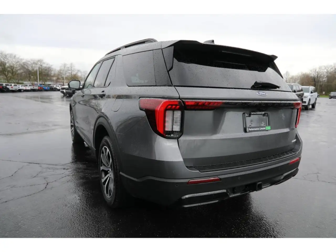 Ford Explorer снимка Ford Explorer