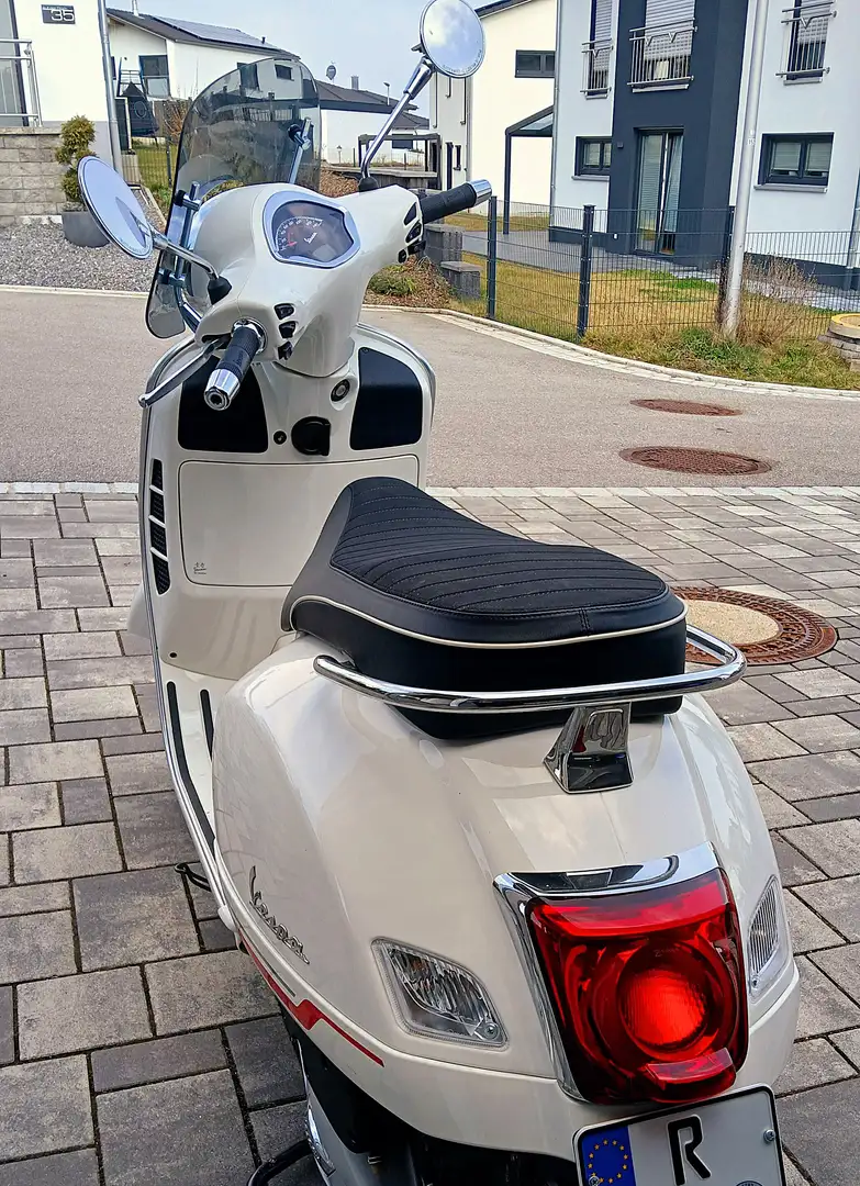 Vespa GTS 125 Blanc - 2