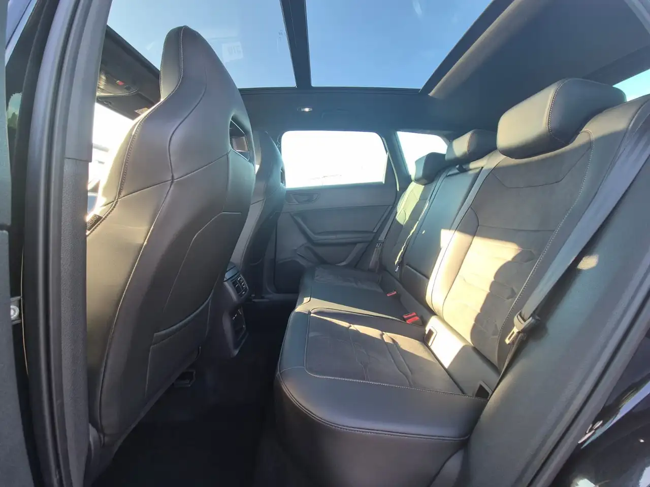 Cupra Ateca 1.5 TSI DSG PANO*DINAMICA*ACC*KAM*AHK*19", миниатюра 14