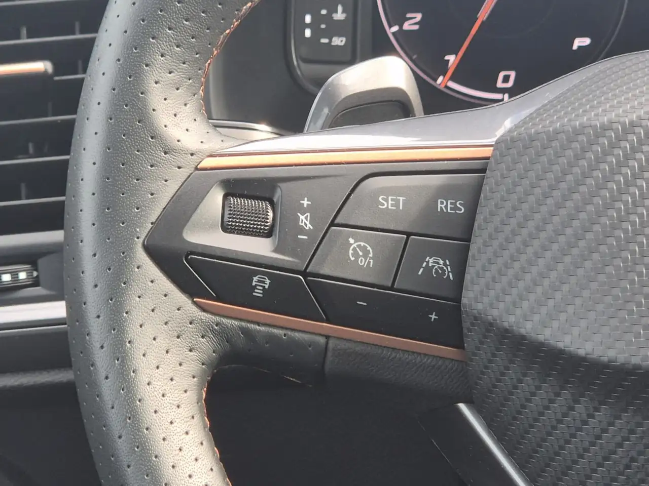 Cupra Ateca 1.5 TSI DSG PANO*DINAMICA*ACC*KAM*AHK*19", миниатюра 23