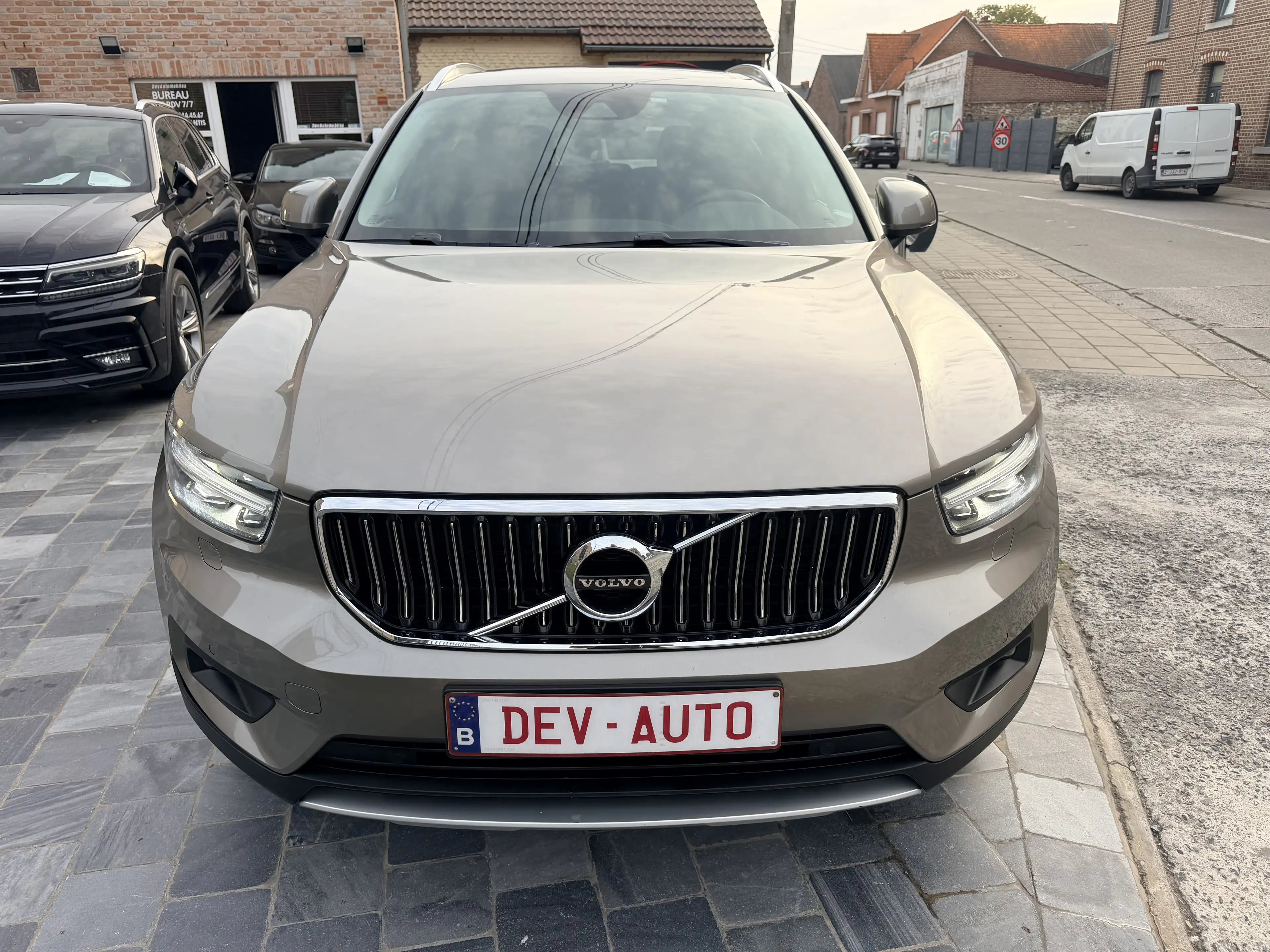 Volvo XC40 XC40 1.5 T2*TOIT PANO*etc*GARANTIE 12M* — photo 2