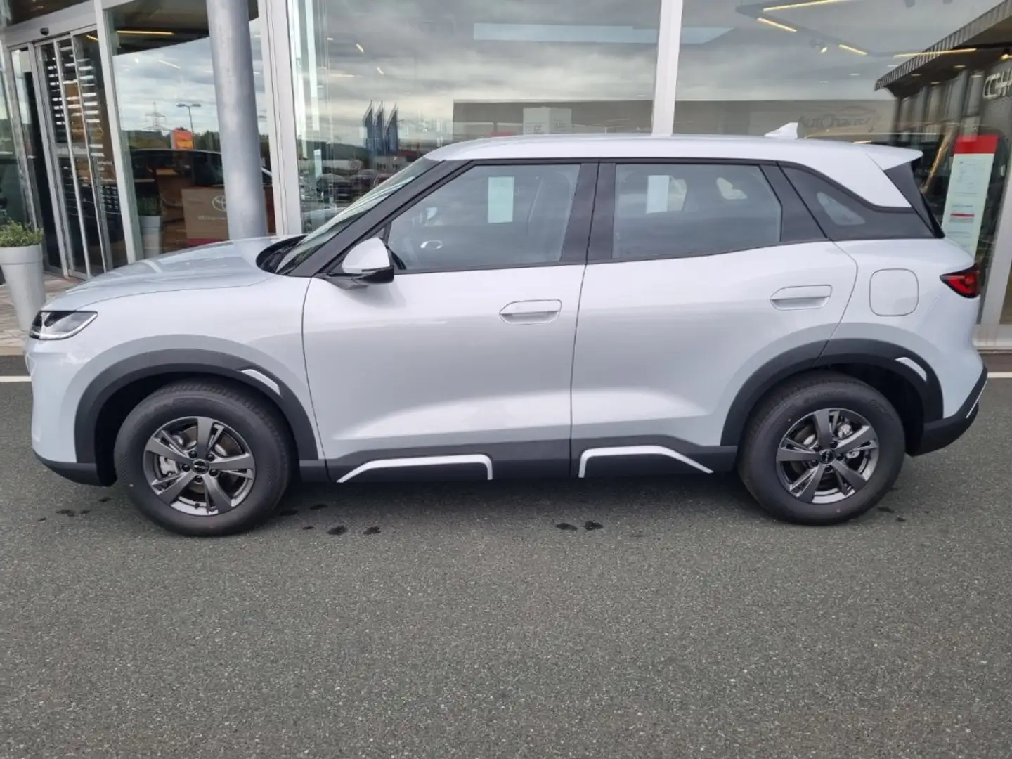 BYD Atto 2 DM-i Active Weiß - 2