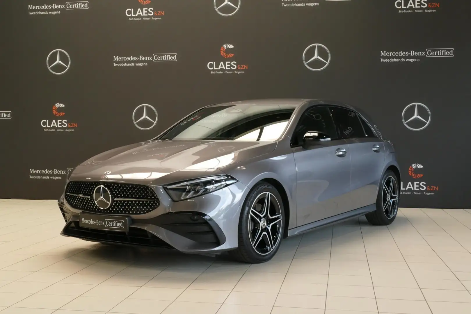 Mercedes-Benz A 180 180d AMG Line DOS 7475 Gris - 1