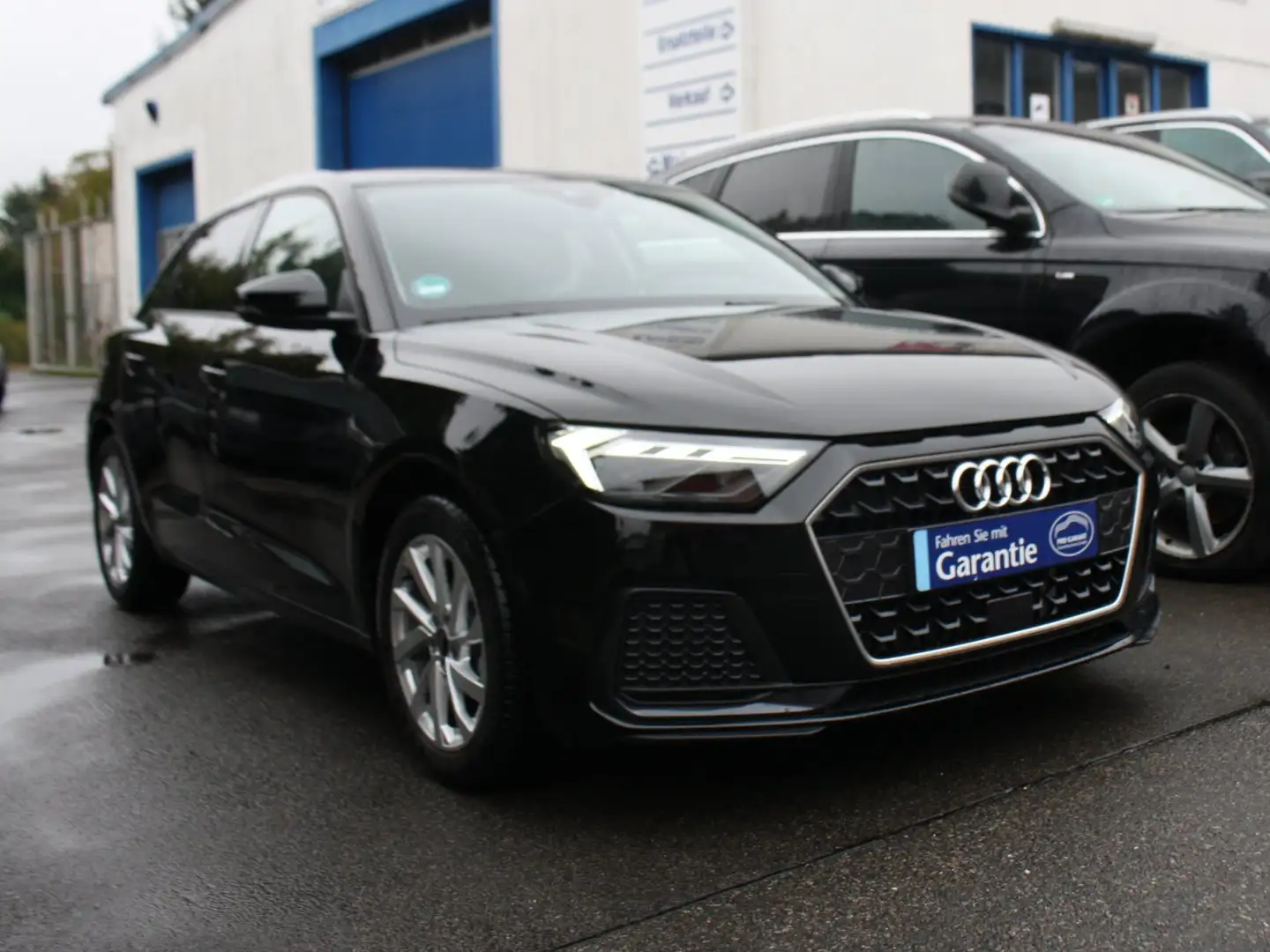 Audi A1 25 TFSI Advanced Schwarz - 1