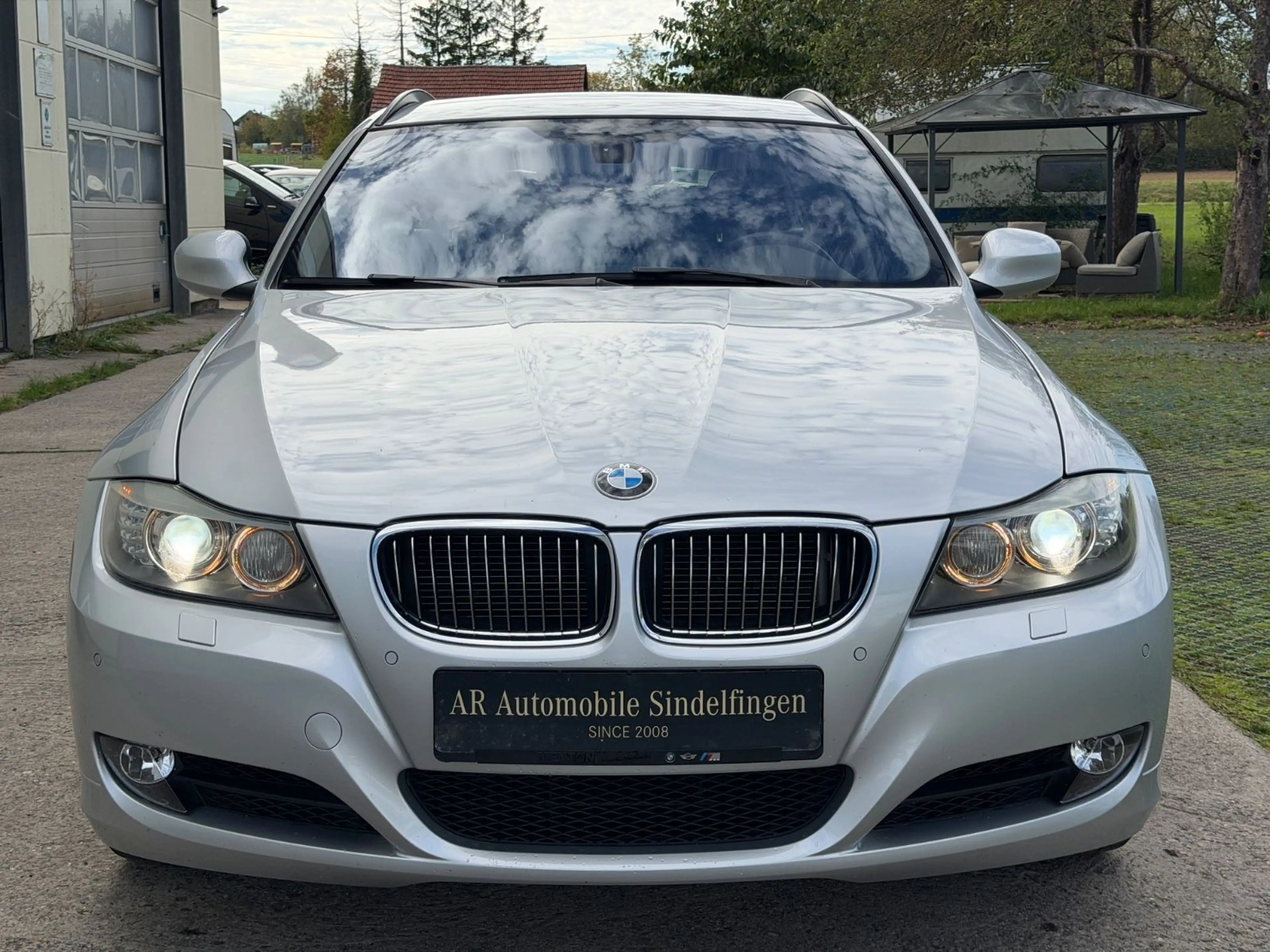 BMW 325 i Touring AUT*XEN*AHK*2.HAND*NAVI* — photo 3