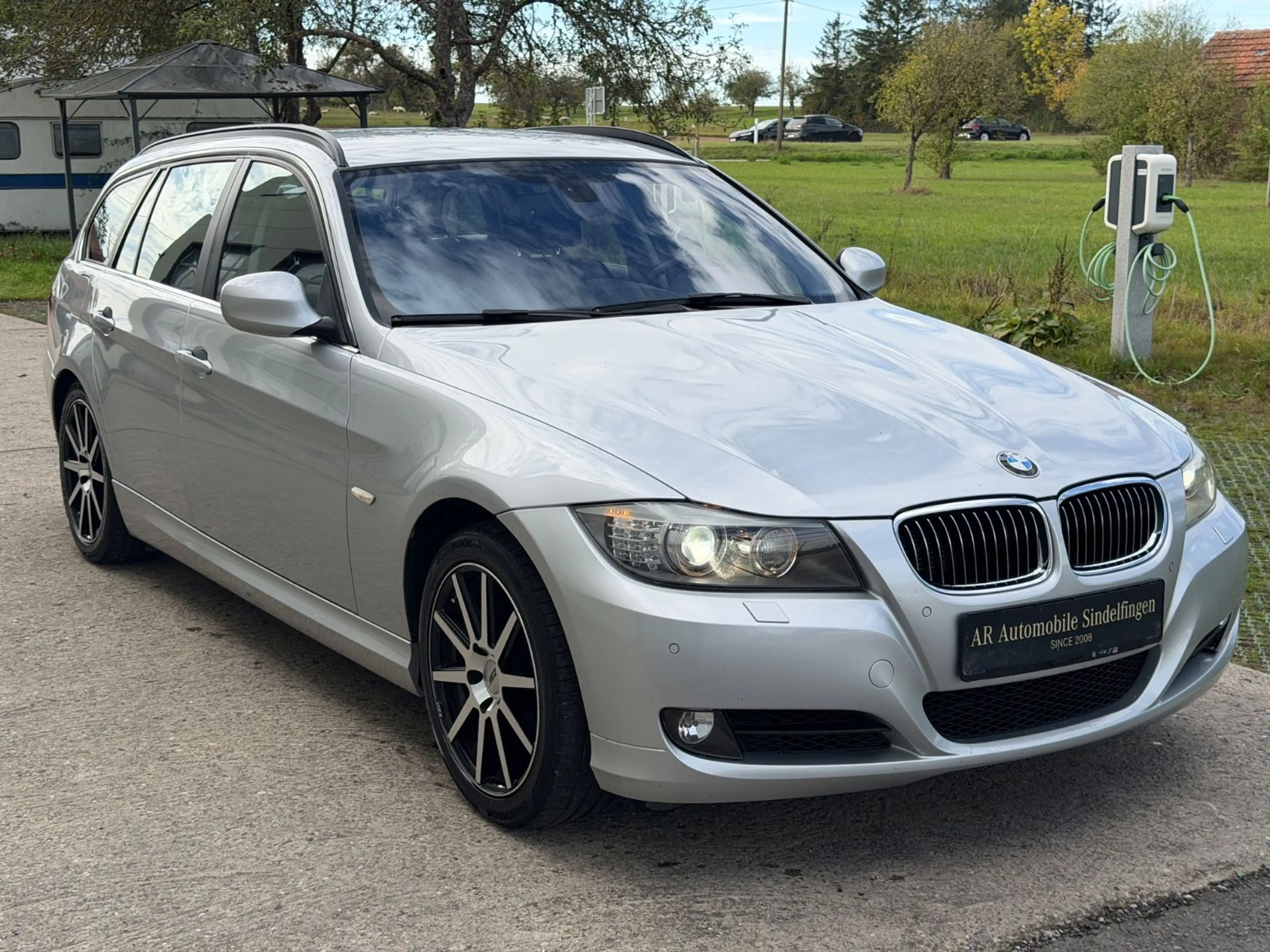 BMW 325 i Touring AUT*XEN*AHK*2.HAND*NAVI* — photo 4