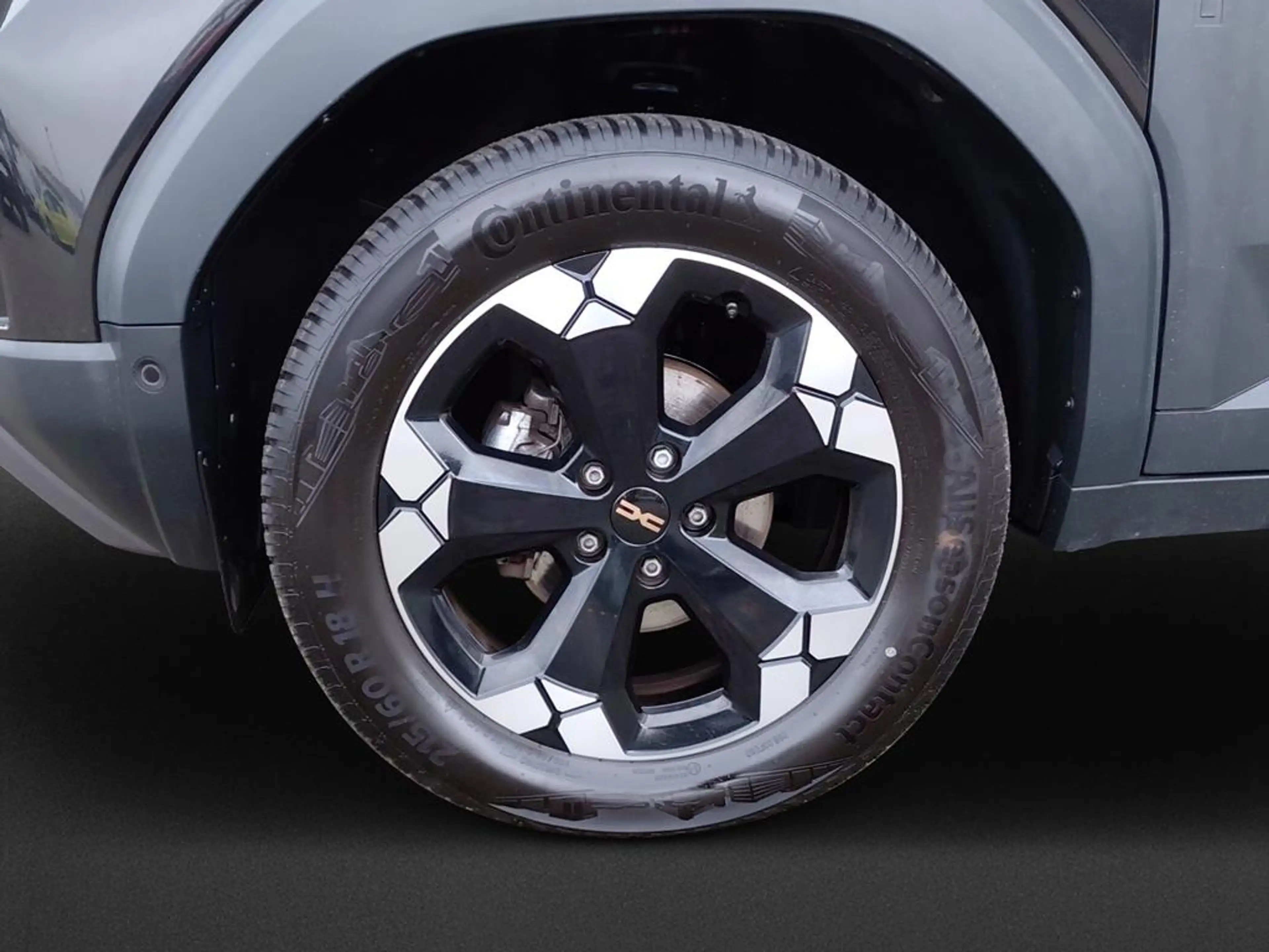 Dacia Duster III 1.2 TCe 130 Mild-Hybrid extreme 4x4 — photo 10