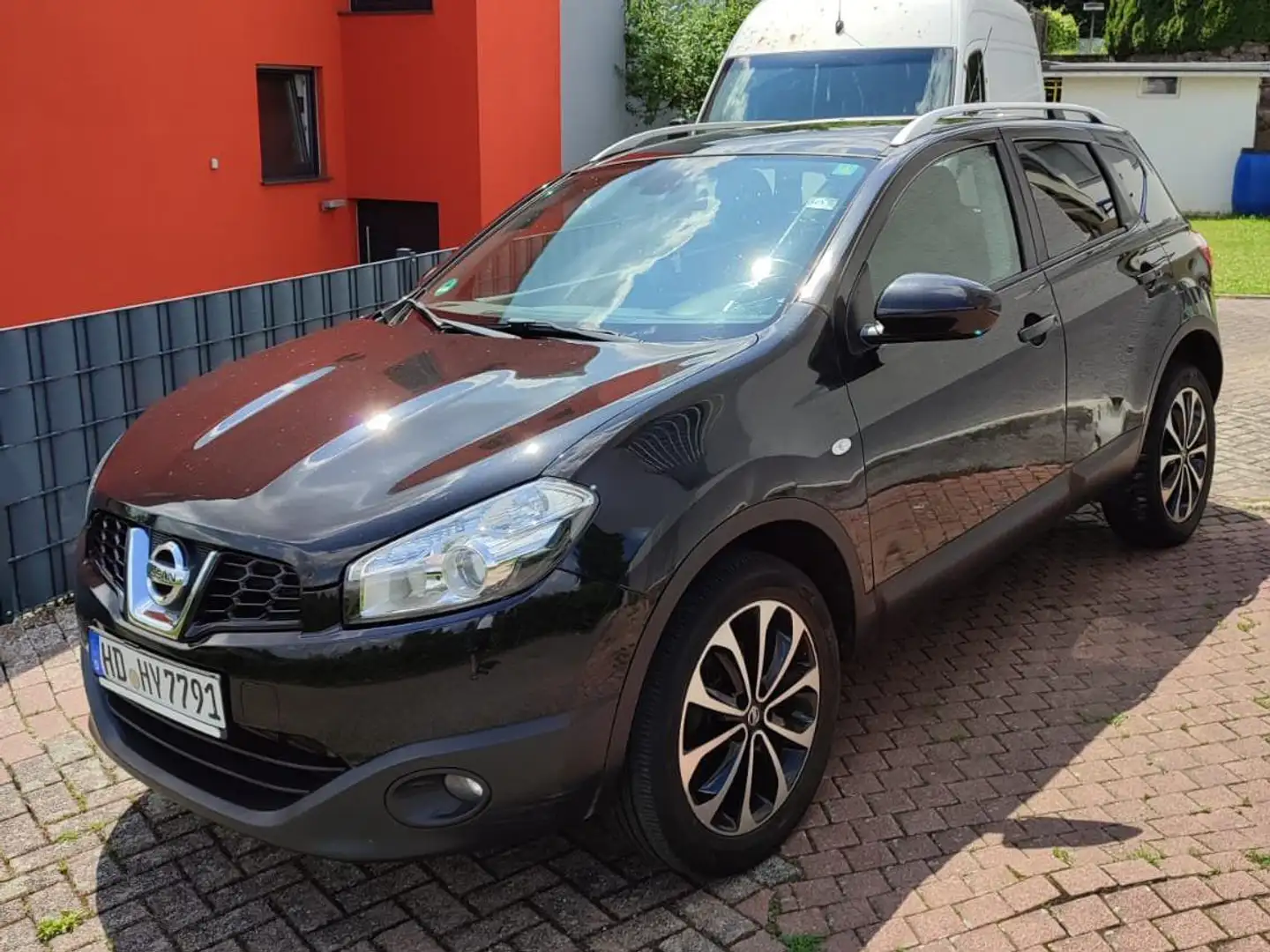 Nissan Qashqai Qashqai 2.0 dCi DPF tekna Schwarz - 2
