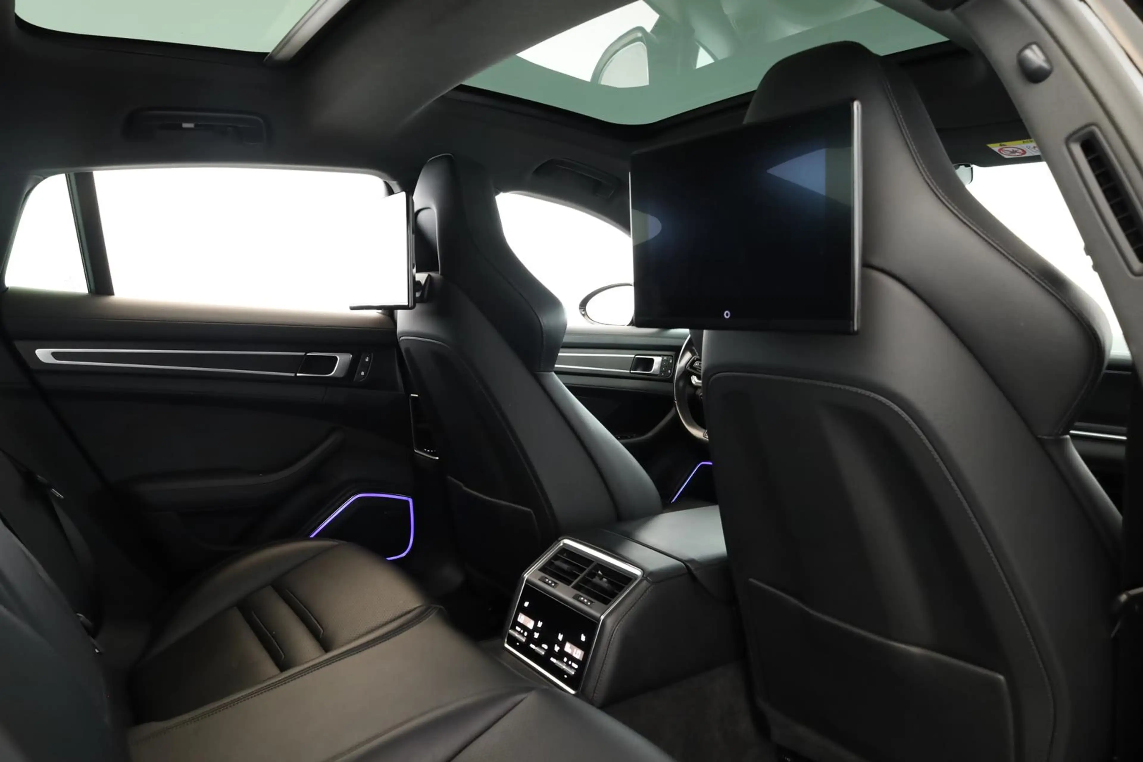 Porsche Panamera 4 E-Hybrid Platinum Edition Inno HUD 21 — photo 13