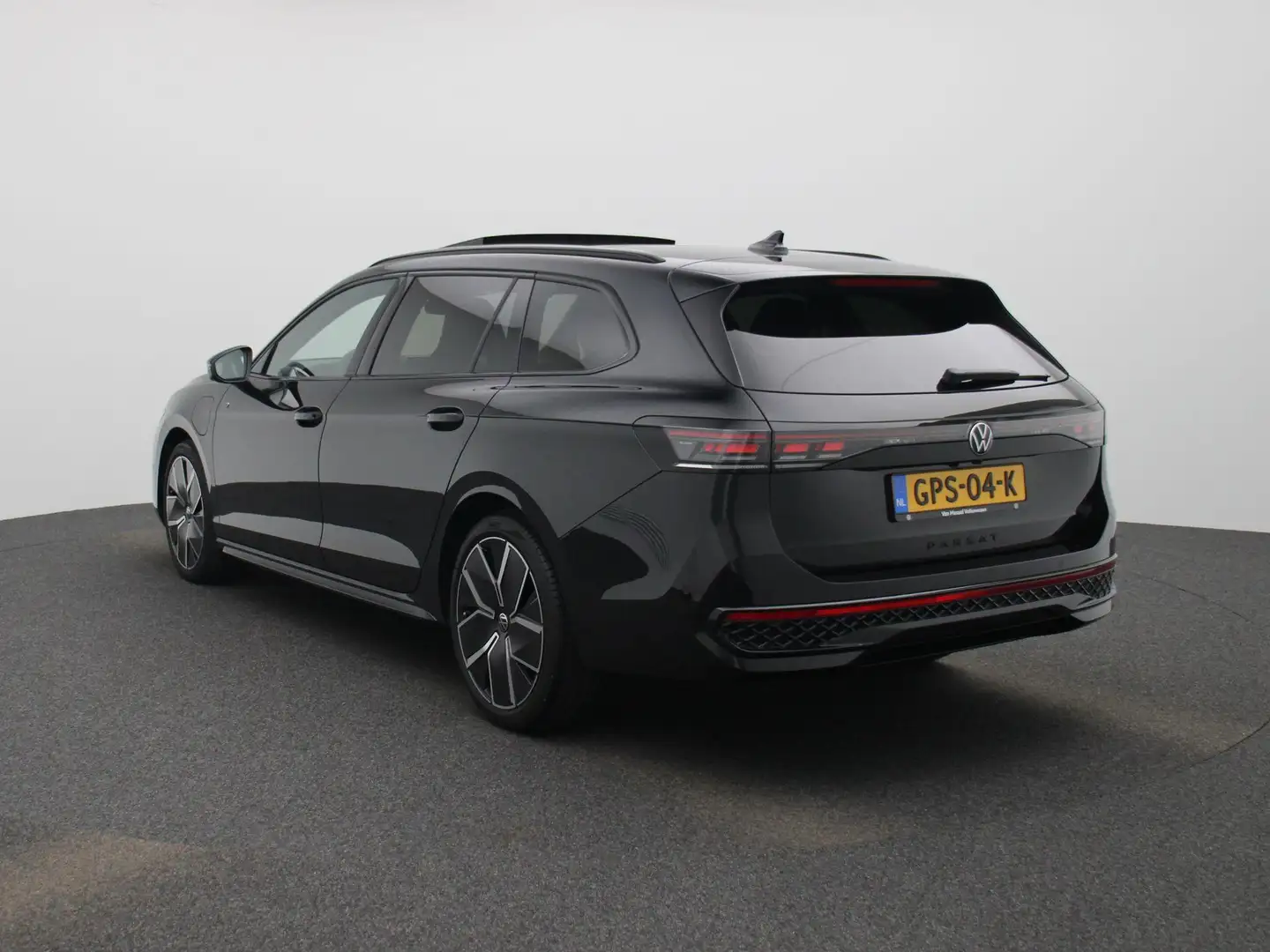 Volkswagen Passat Variant 1.5 eHybrid R-Line Business | Automaat | Navigatie Zwart - 2