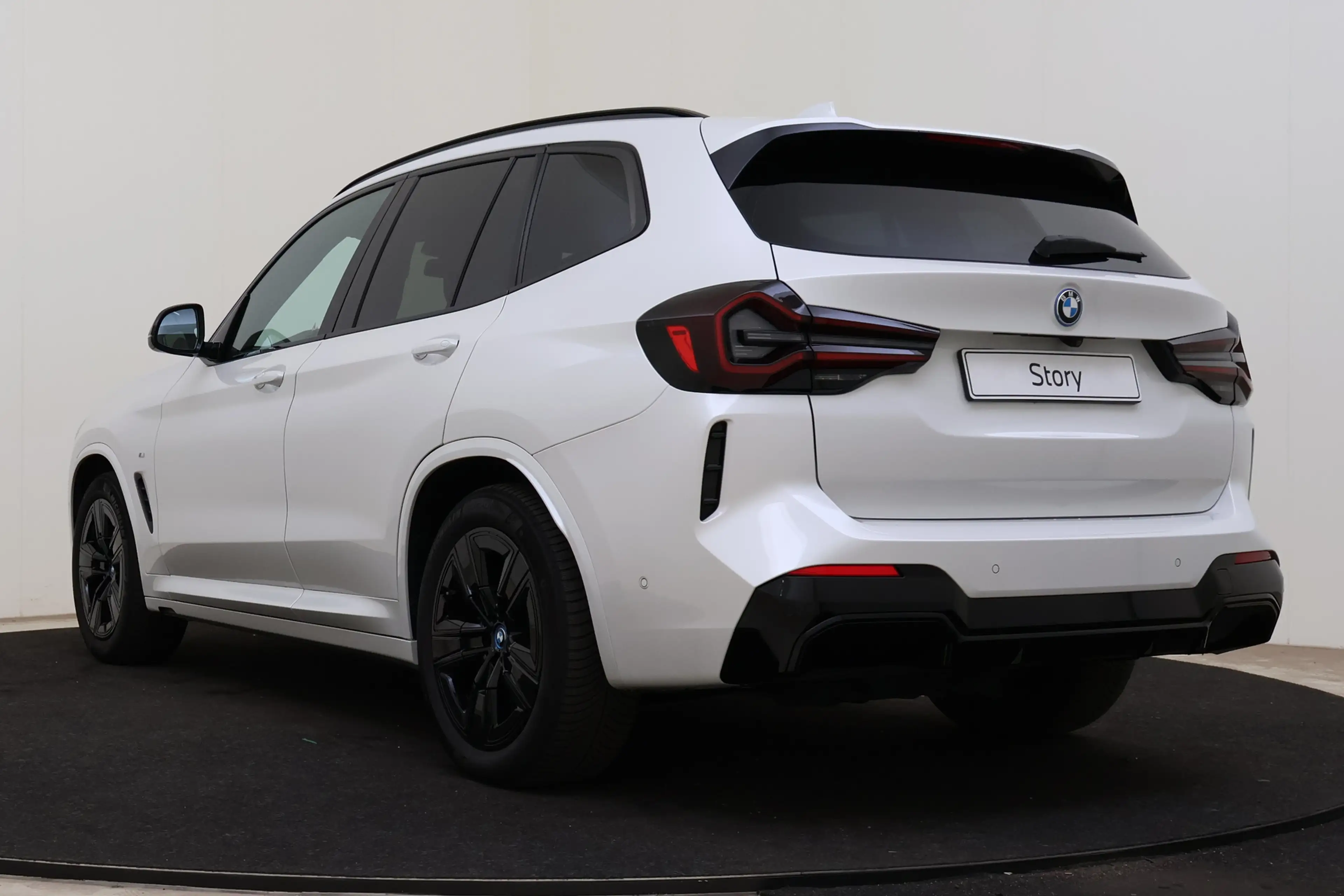 BMW iX3 Executive / Sportstoelen / Adaptieve LED / Achteru — photo 15