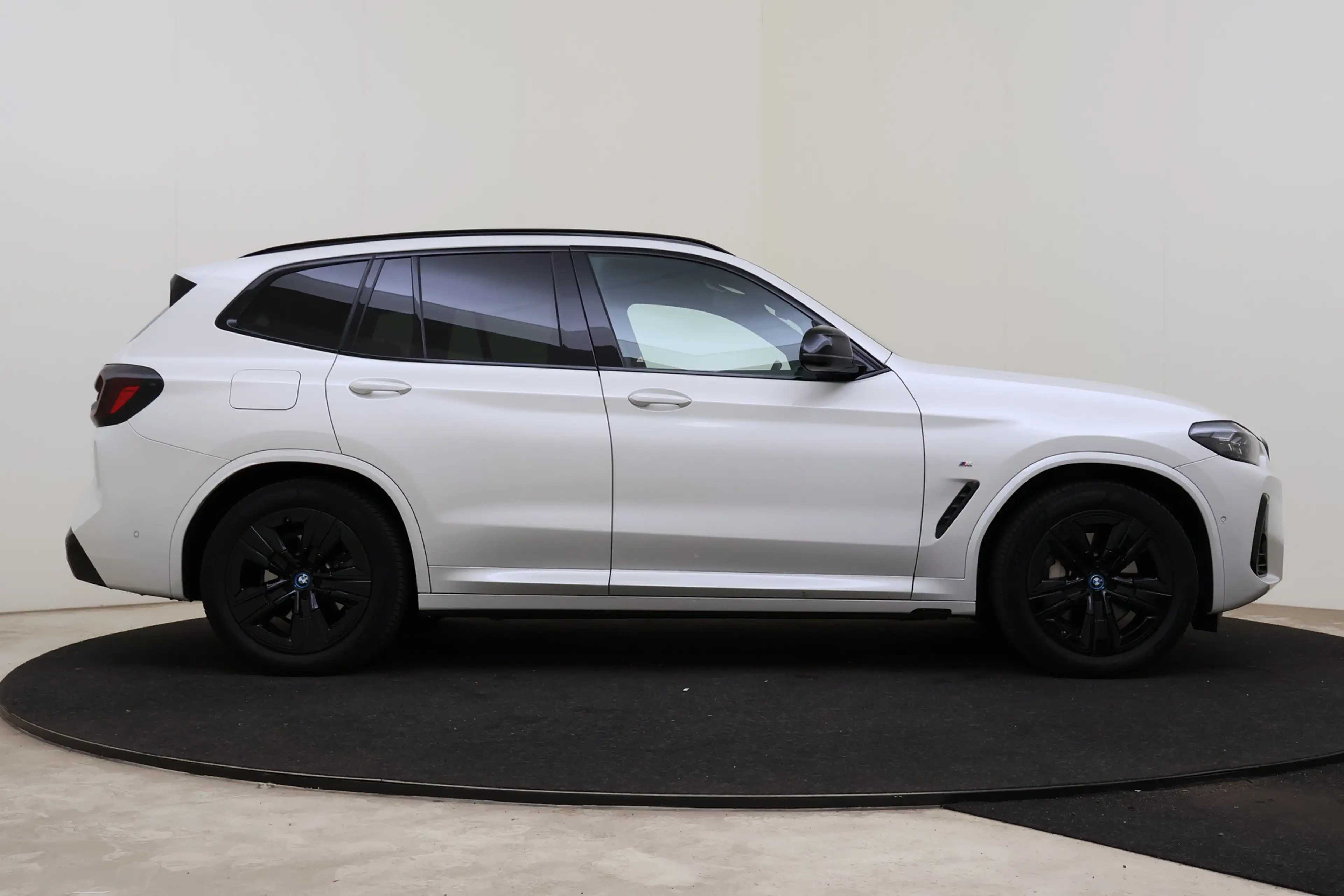 BMW iX3 Executive / Sportstoelen / Adaptieve LED / Achteru — photo 7
