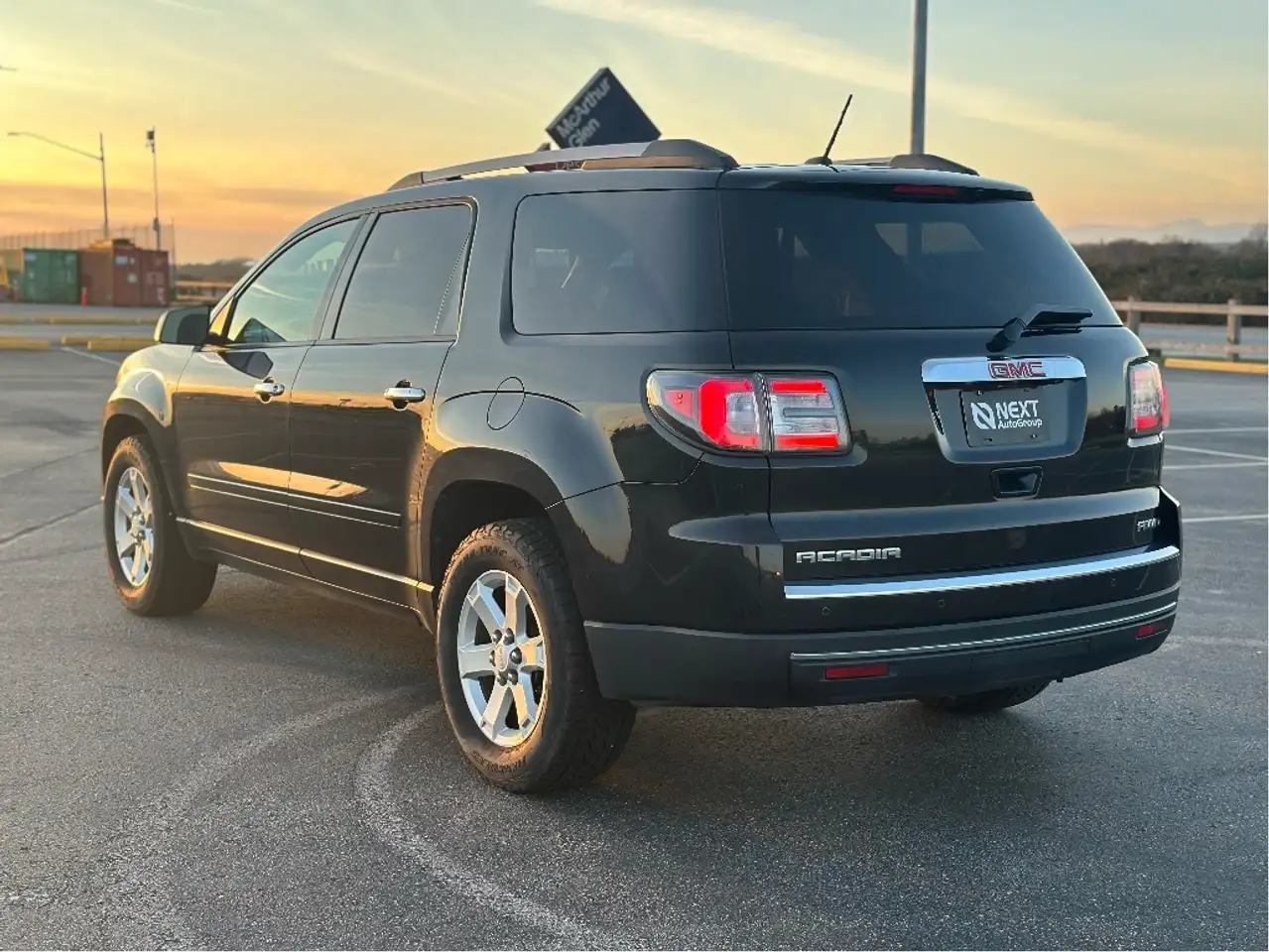 GMC Acadia снимка GMC Acadia