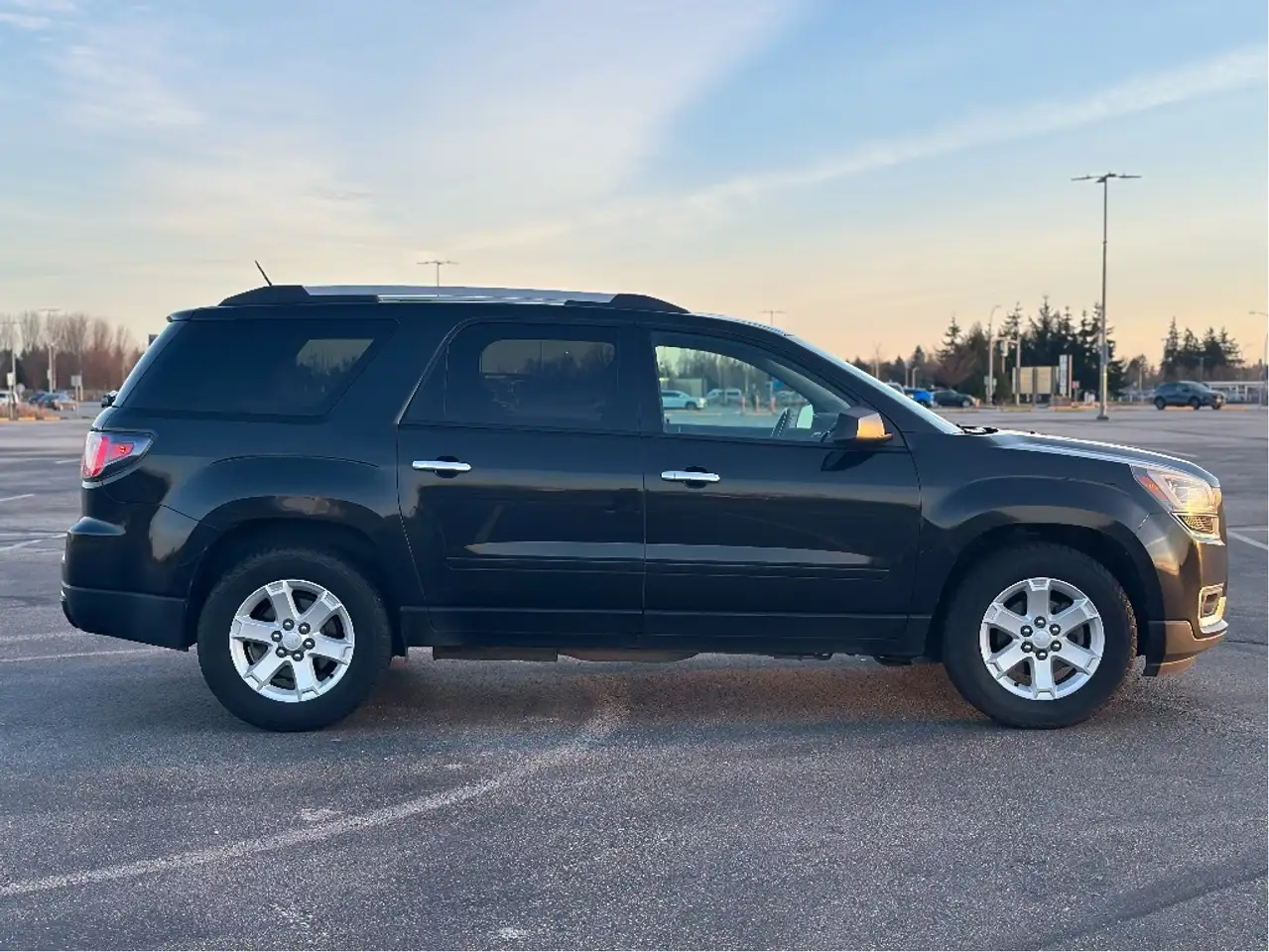 GMC Acadia снимка GMC Acadia