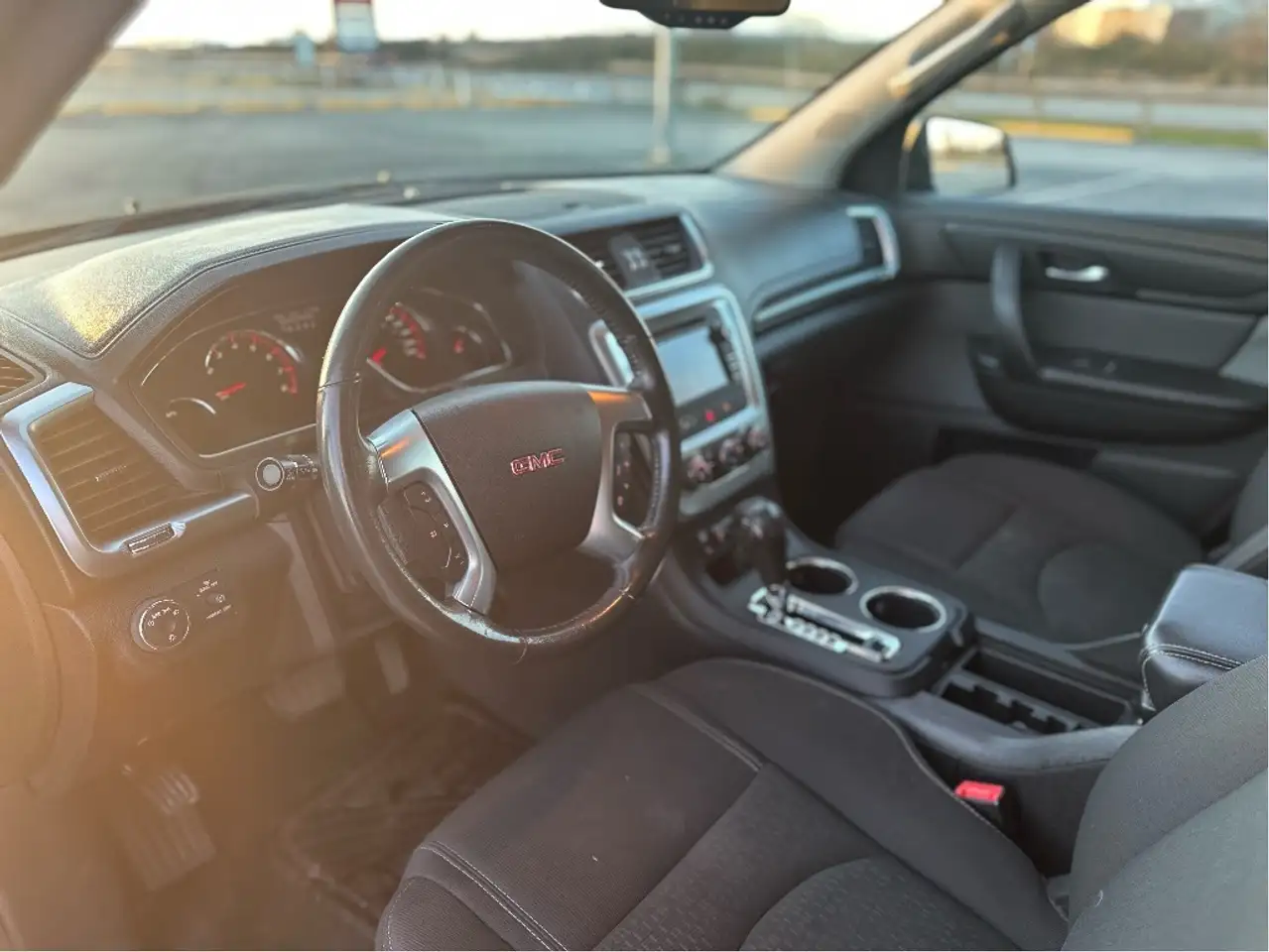 GMC Acadia снимка GMC Acadia