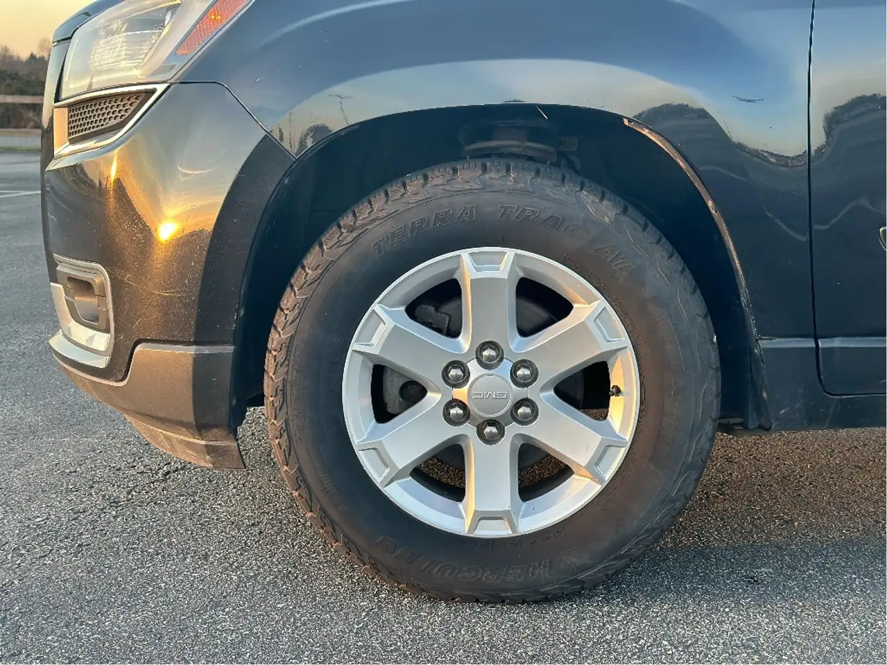 GMC Acadia снимка GMC Acadia
