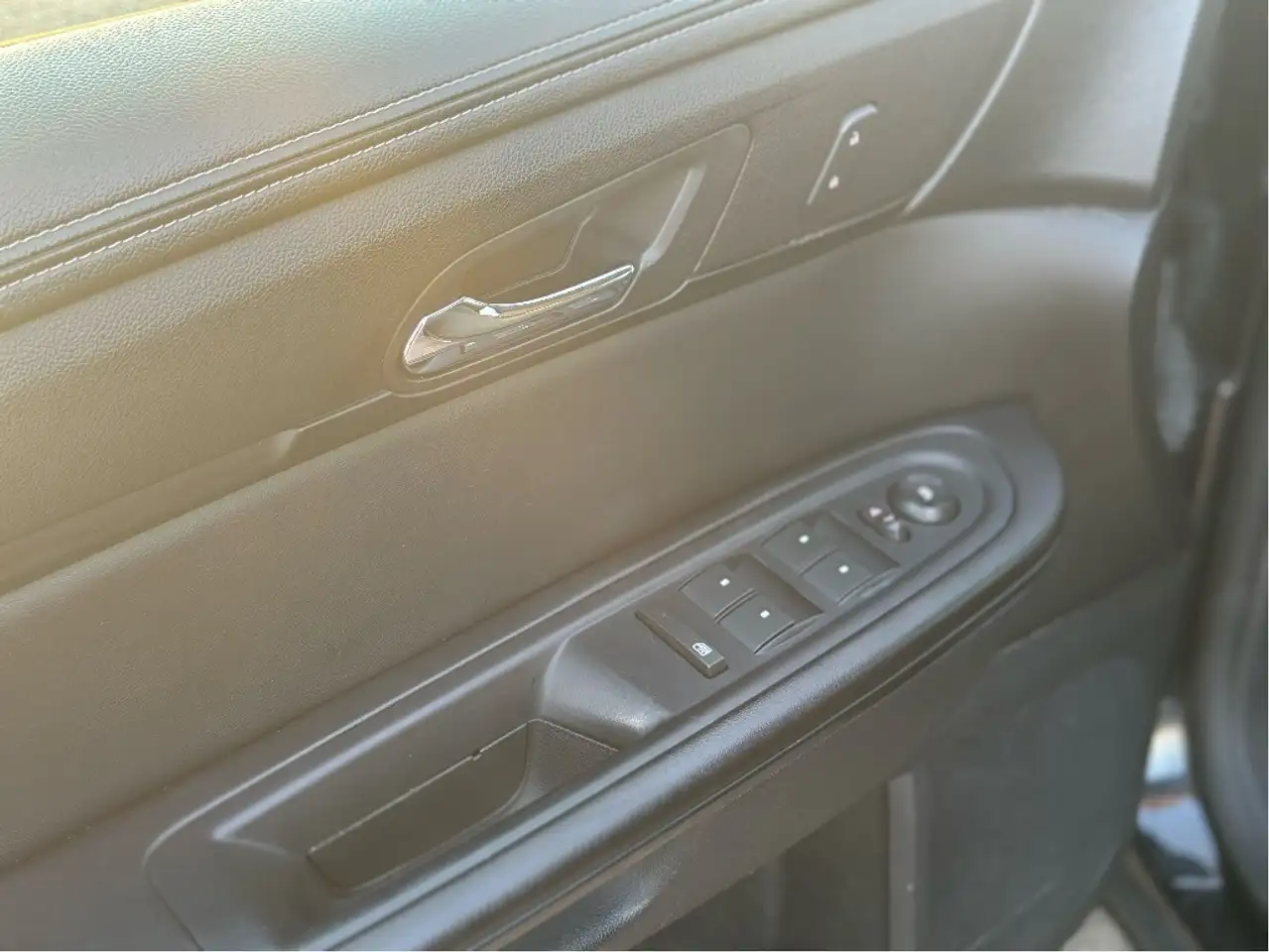 GMC Acadia снимка GMC Acadia