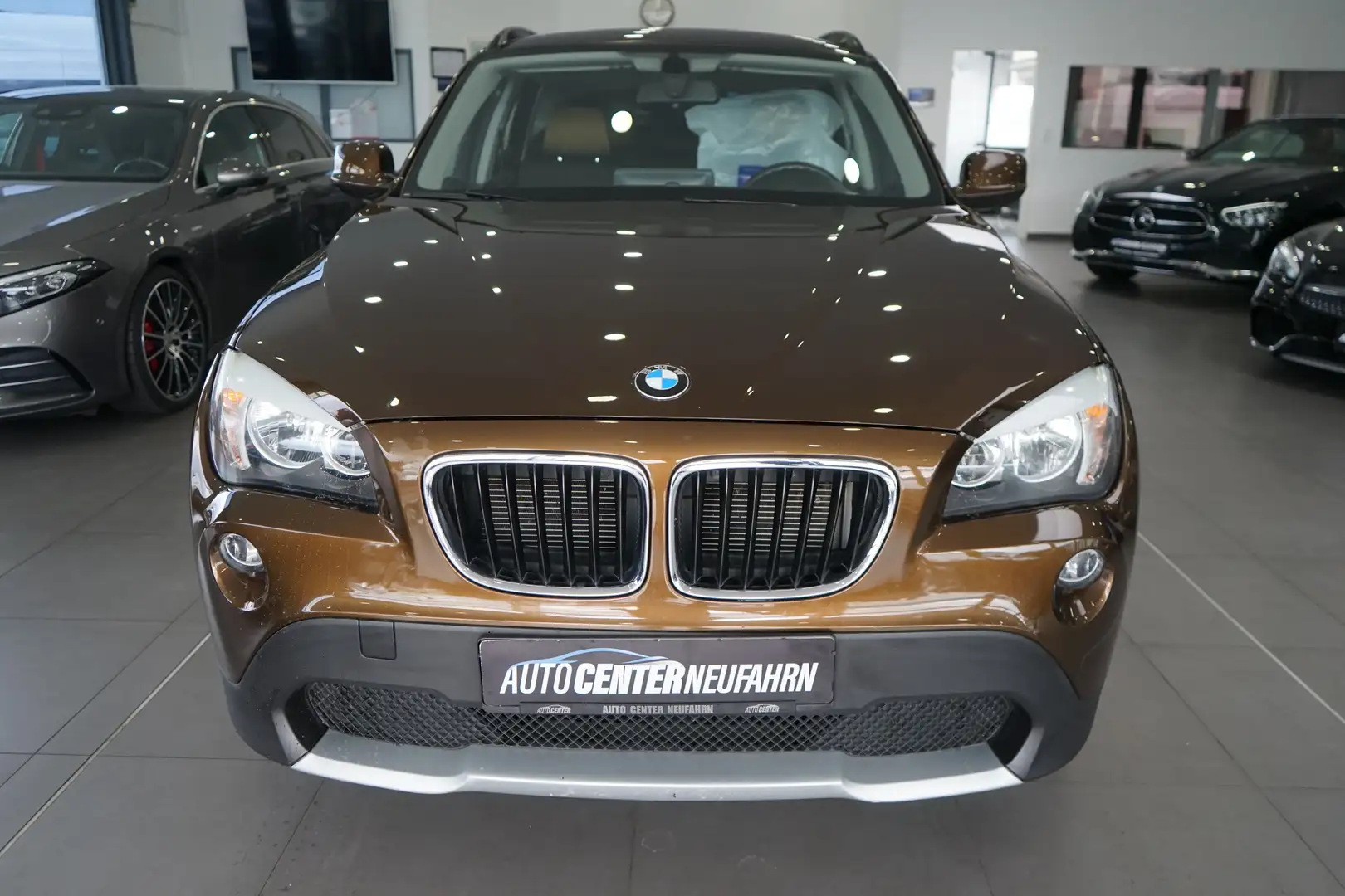 BMW X1 sDrive 20i+CAPLAY+NAVI+KAMERA+PDC Marrone - 2