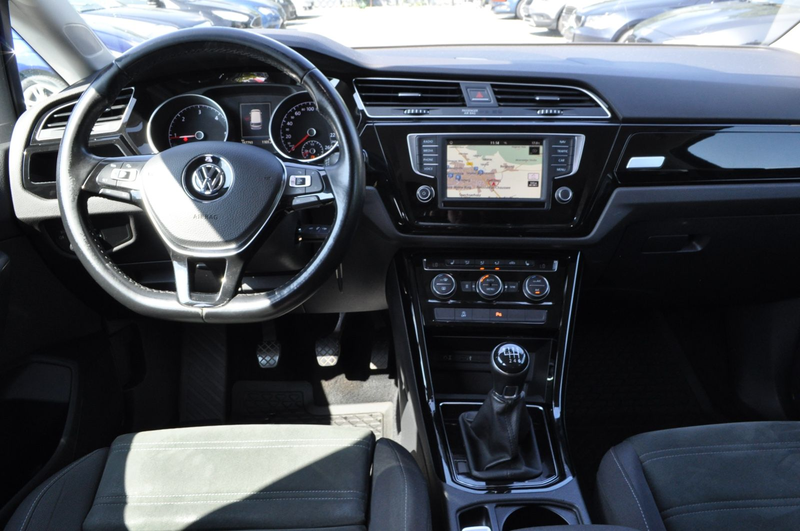 Volkswagen Touran Highline BMT /ACC/MASSAGE/S-HEFT/LED/PDC — photo 13