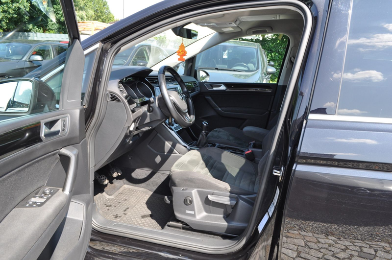 Volkswagen Touran Highline BMT /ACC/MASSAGE/S-HEFT/LED/PDC — photo 8