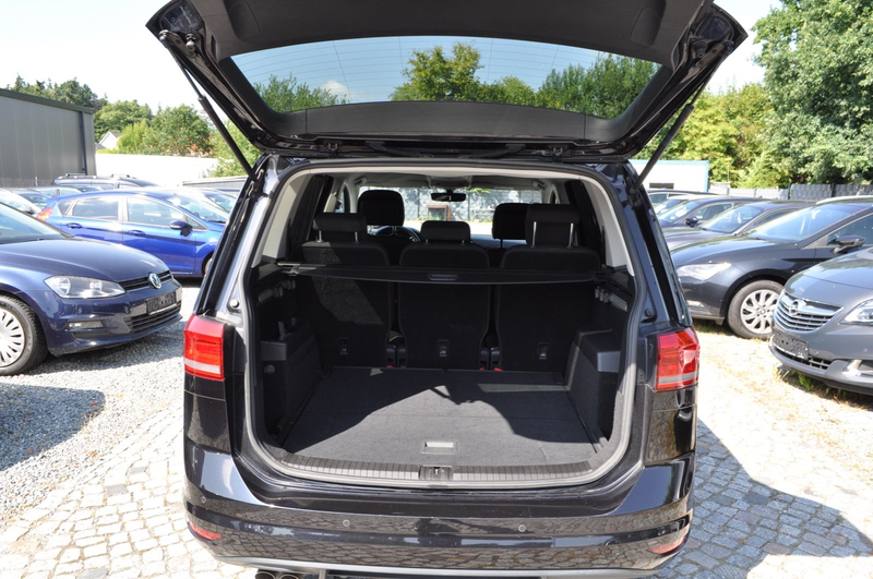 Volkswagen Touran Highline BMT /ACC/MASSAGE/S-HEFT/LED/PDC — photo 7