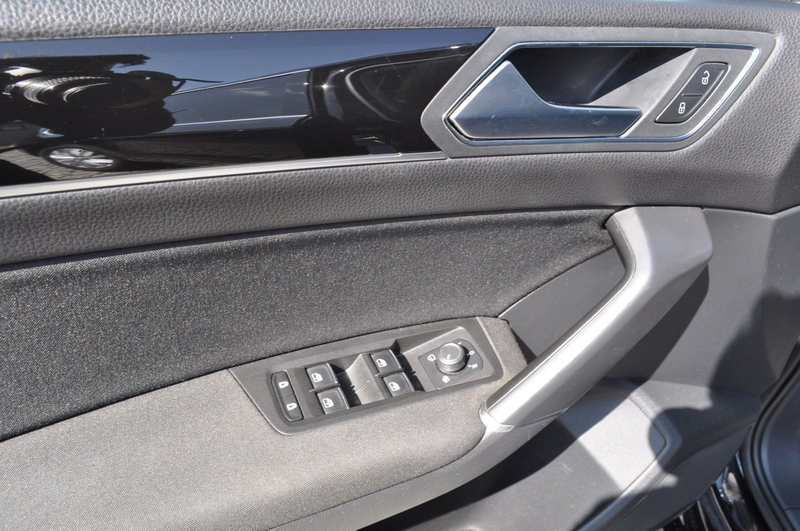 Volkswagen Touran Highline BMT /ACC/MASSAGE/S-HEFT/LED/PDC — photo 17