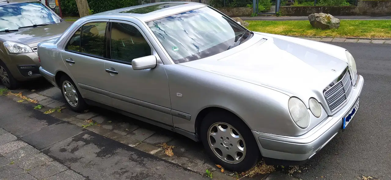 Mercedes-Benz E 200 Elegance, foto 2