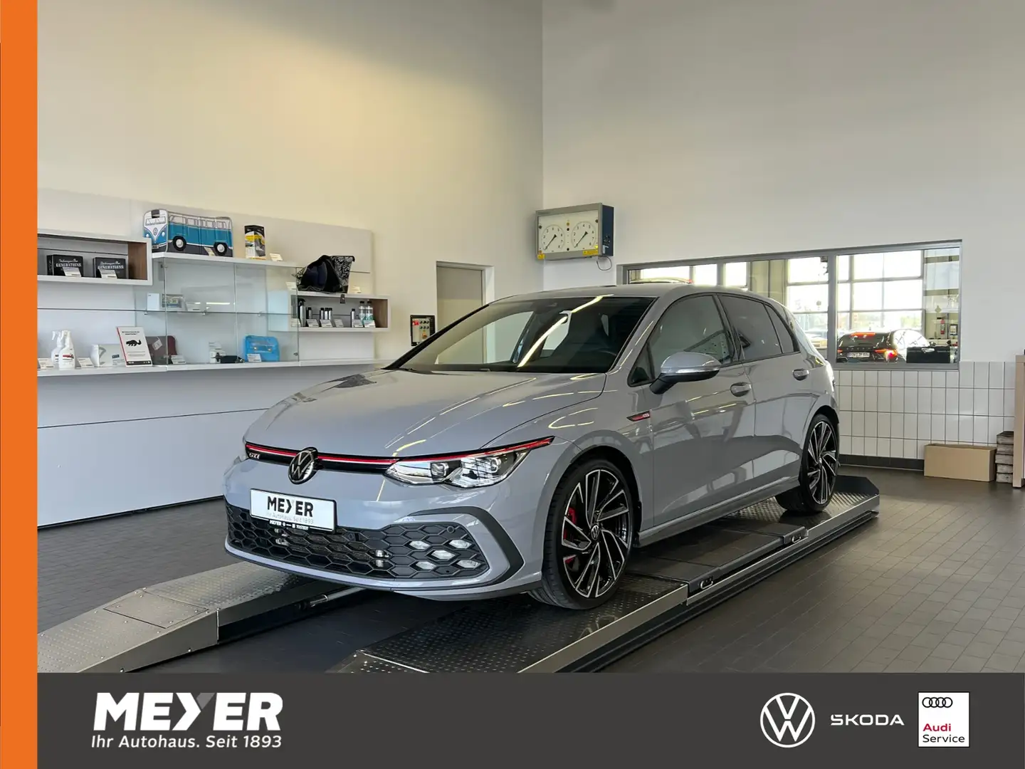 Volkswagen Golf VIII GTI 2.0 TSI DSG *IQ.Light,DCC,SOUND,LM'-19* Grau - 1